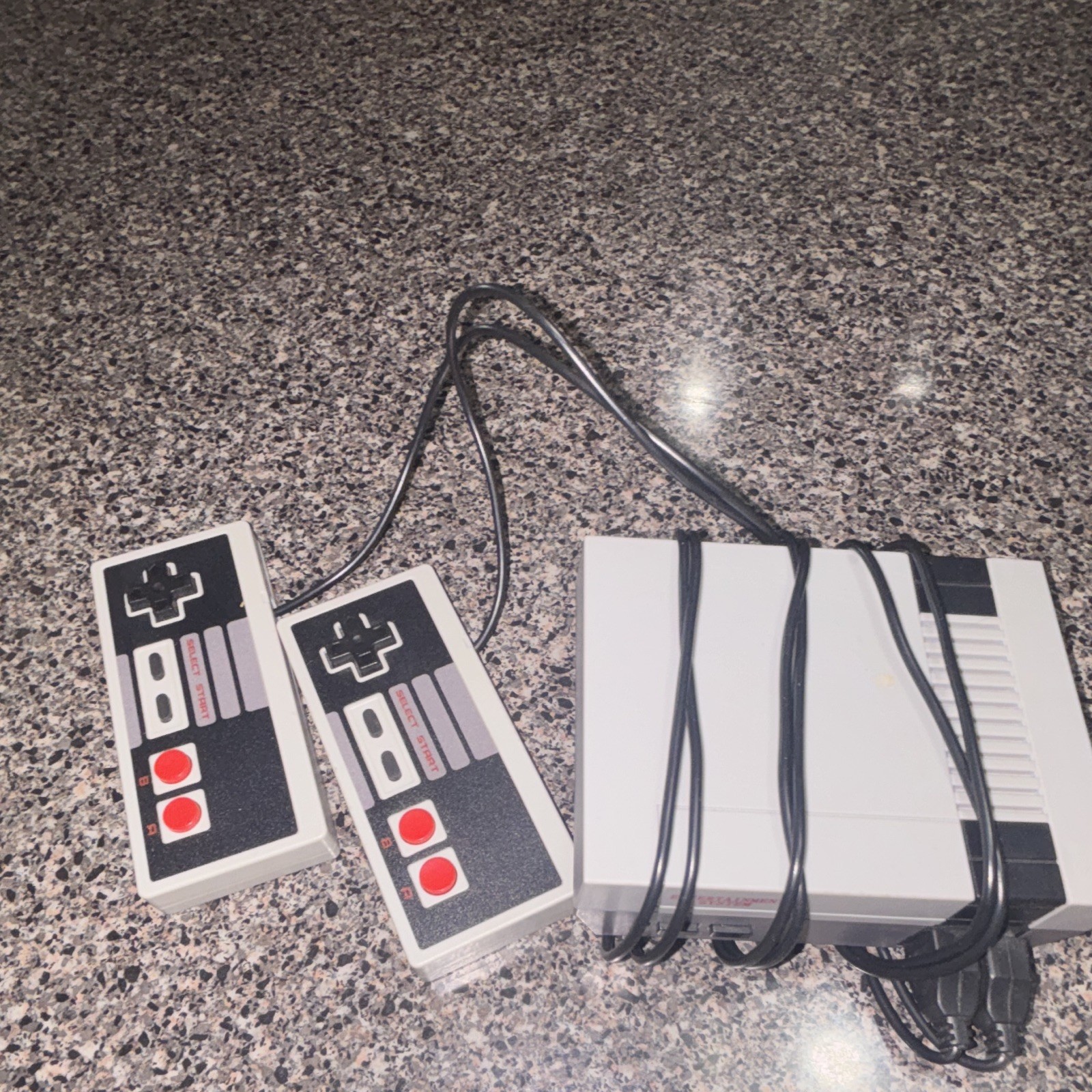 Nintendo NES-001 Entertainment System Console Gray w/ 2 Controllers RF NTSC-U/C