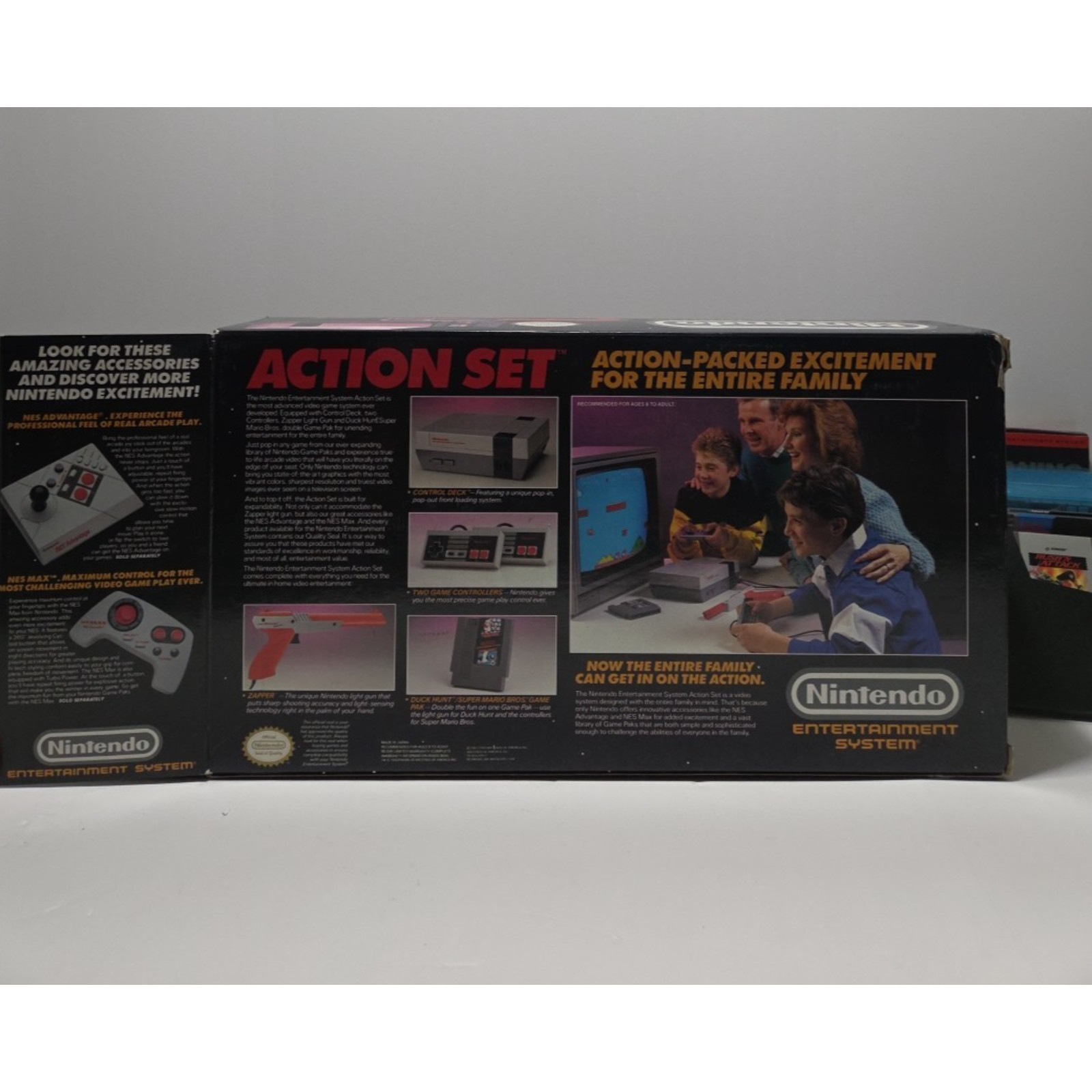 Nintendo NES Action Set Console CIB Zapper Controllers 15 Games Bundle