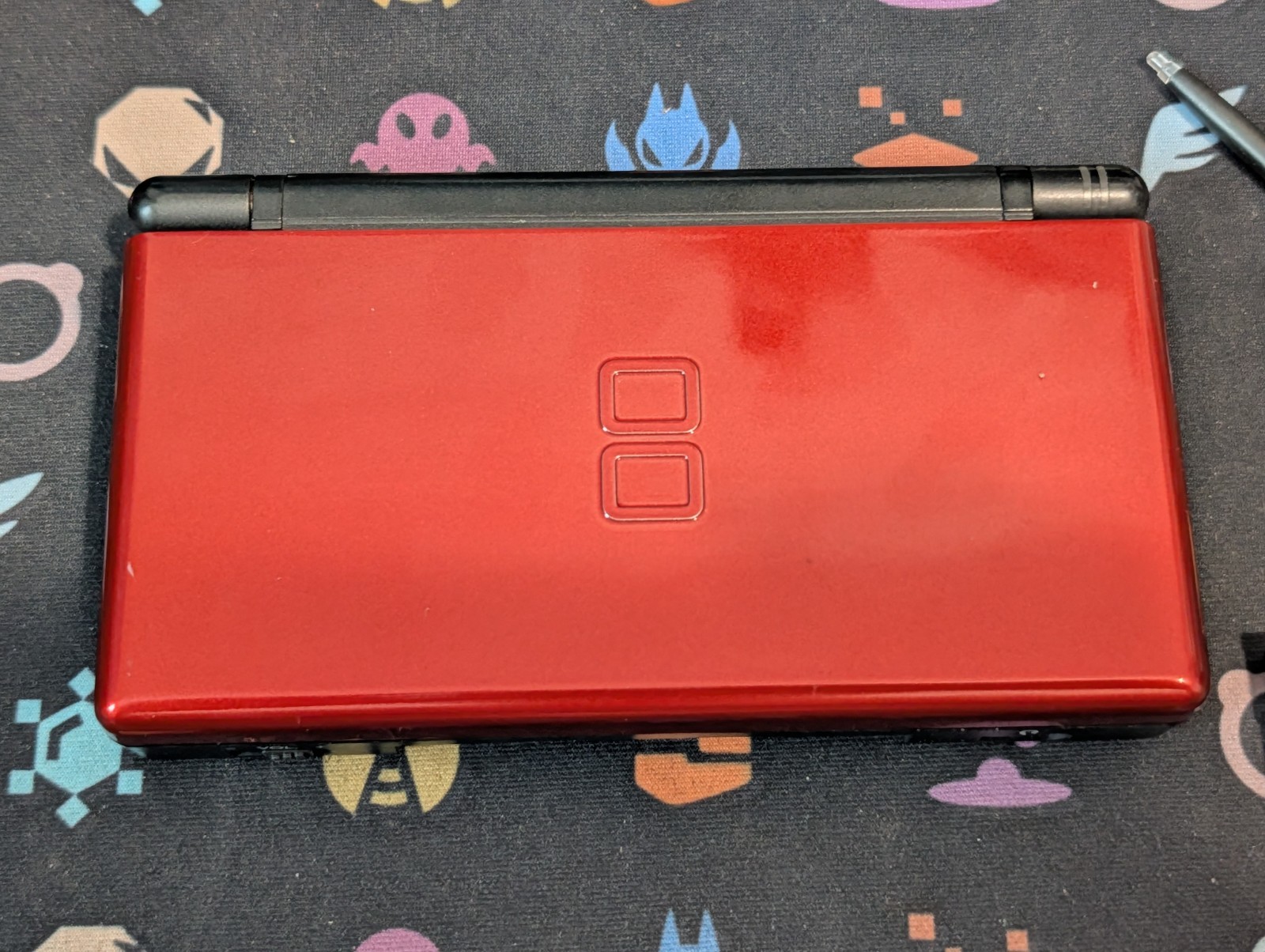 Nintendo DS Lite Crimson Red/Black w/Charger – Tested & Working – A065