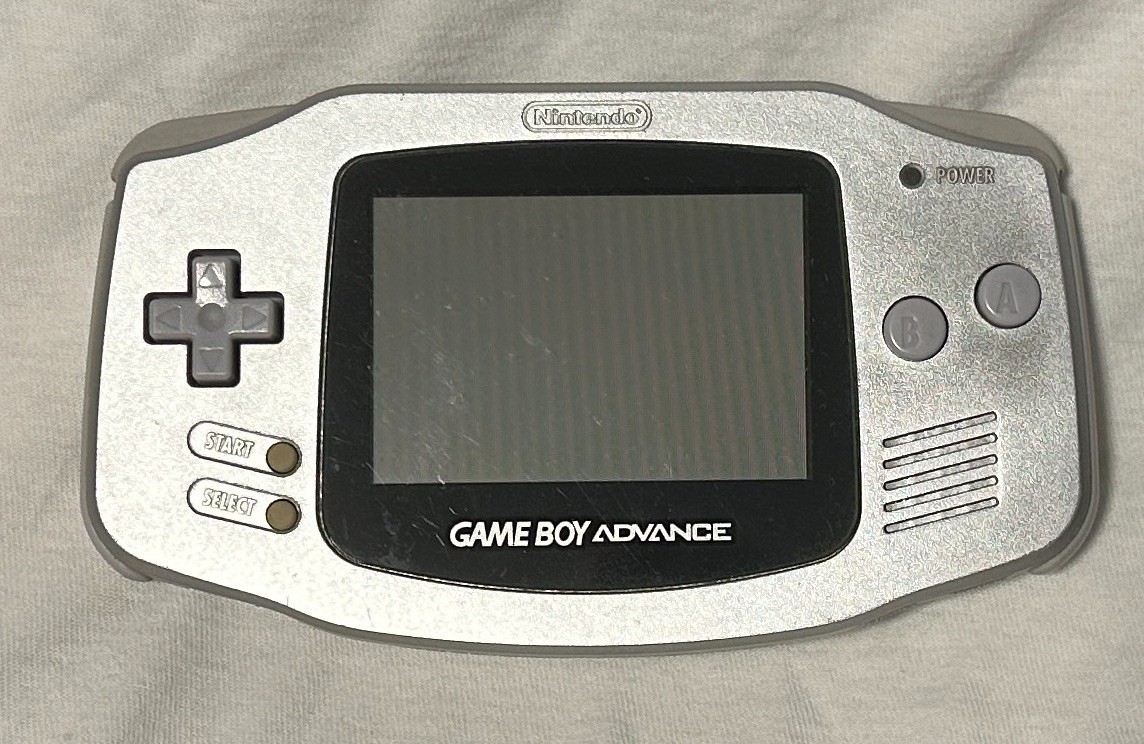 Nintendo Gameboy Advance GBA Silver + three Games Works see description !