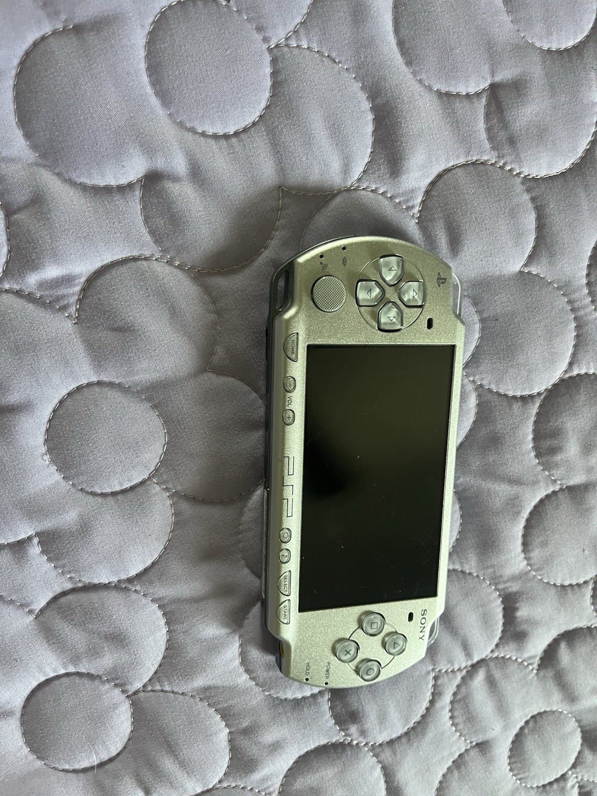 Sony PSP 2001 Slim Launch Edition Handheld System – Silver with Charger
