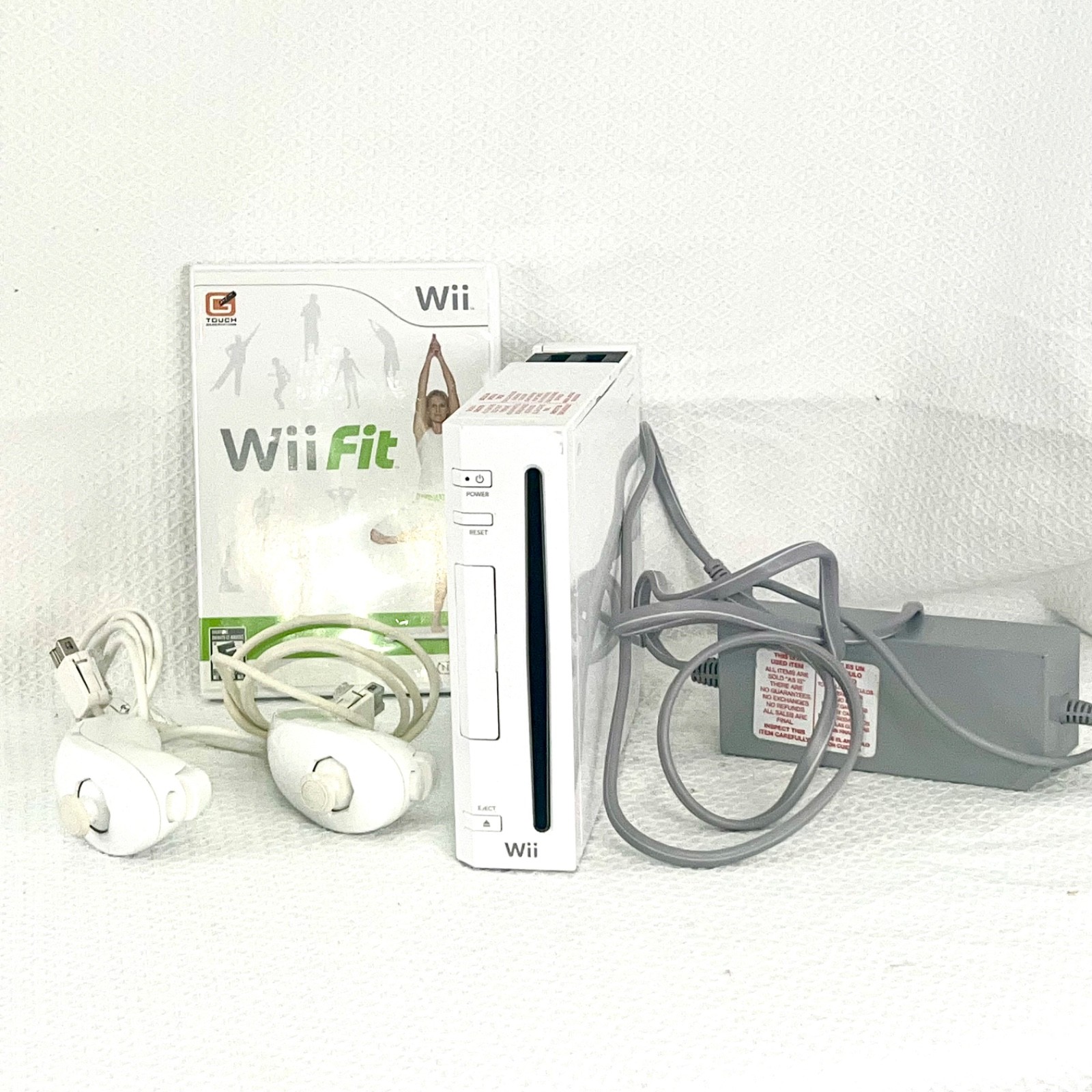 Nintendo Wii Console Bundle RVL-001 White Wii Fit 2 OEM Nunchuks Tested