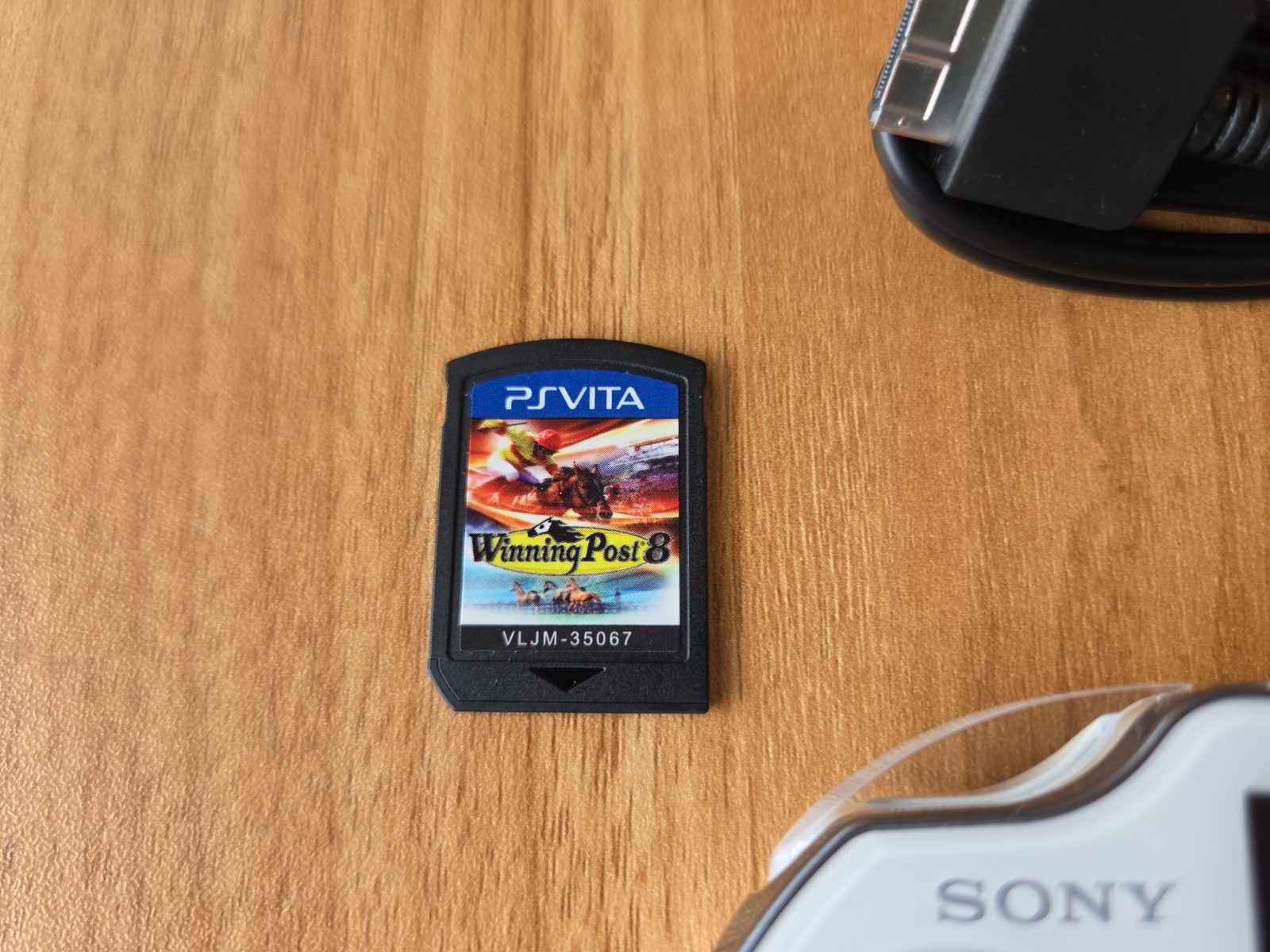 SONY PS Vita PCH-1000 Crystal white W/ Charger