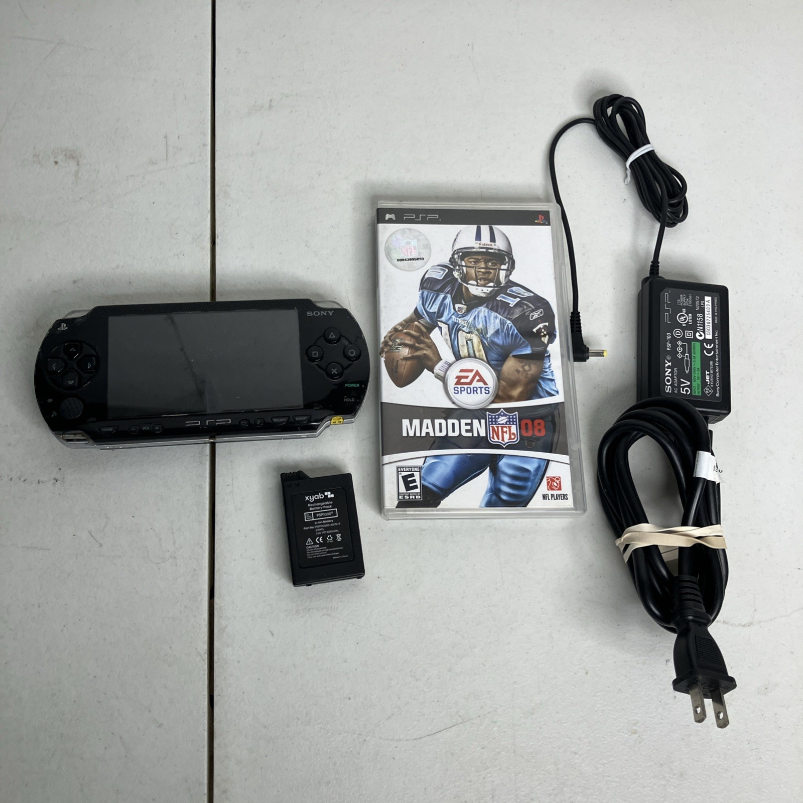 Sony PSP-1001 Black Handheld Console Bundle Game & Charger PSP-100