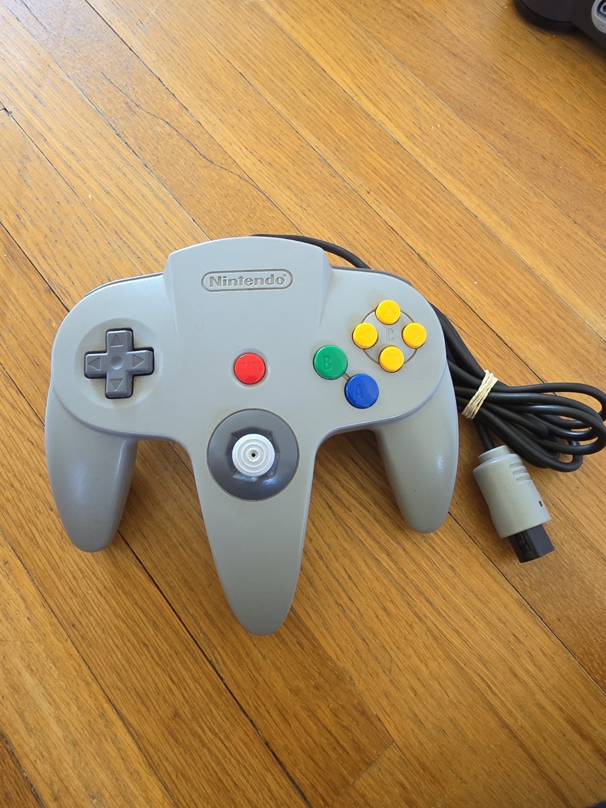 Nintendo 64 System 32MB Home Console – Charcoal Gray