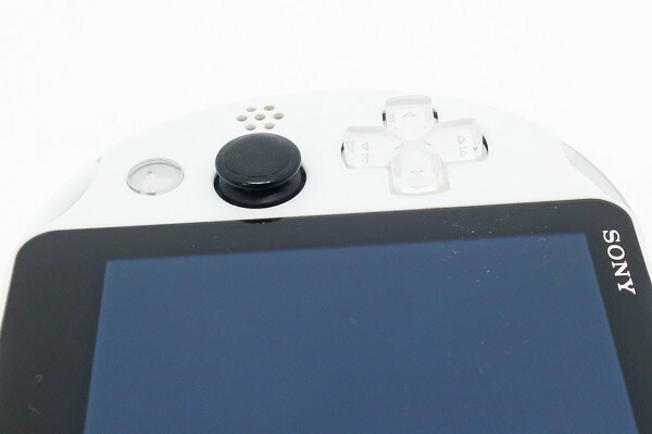 Playstation vita PCH-2000ZA22 Glacier White Japan Console with charger