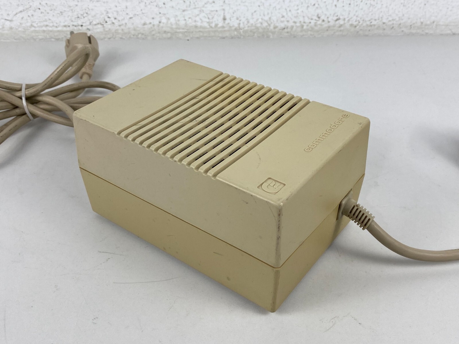 VINTAGE Original Power Supply Adaptor Commodore Amiga A500 COMPUTER 220v