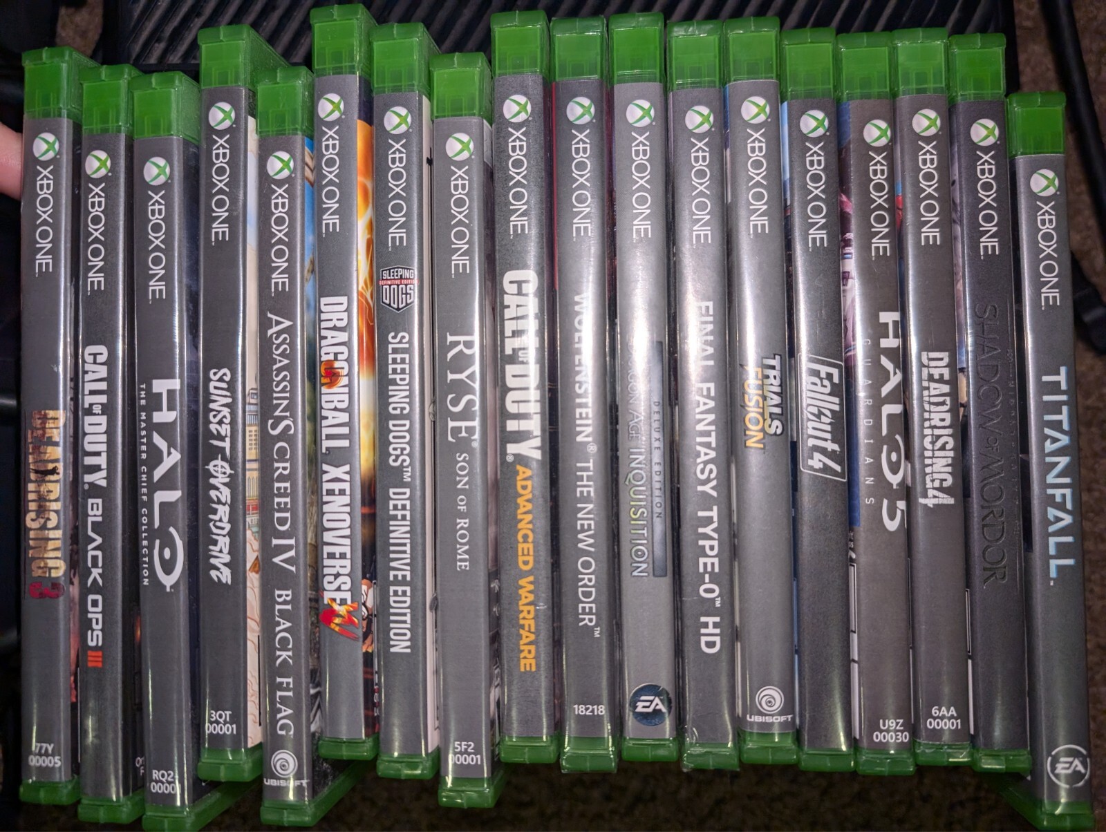 Microsoft Xbox One Day One Edition 500GB Lot. Kinect, accessories, and 18 games
