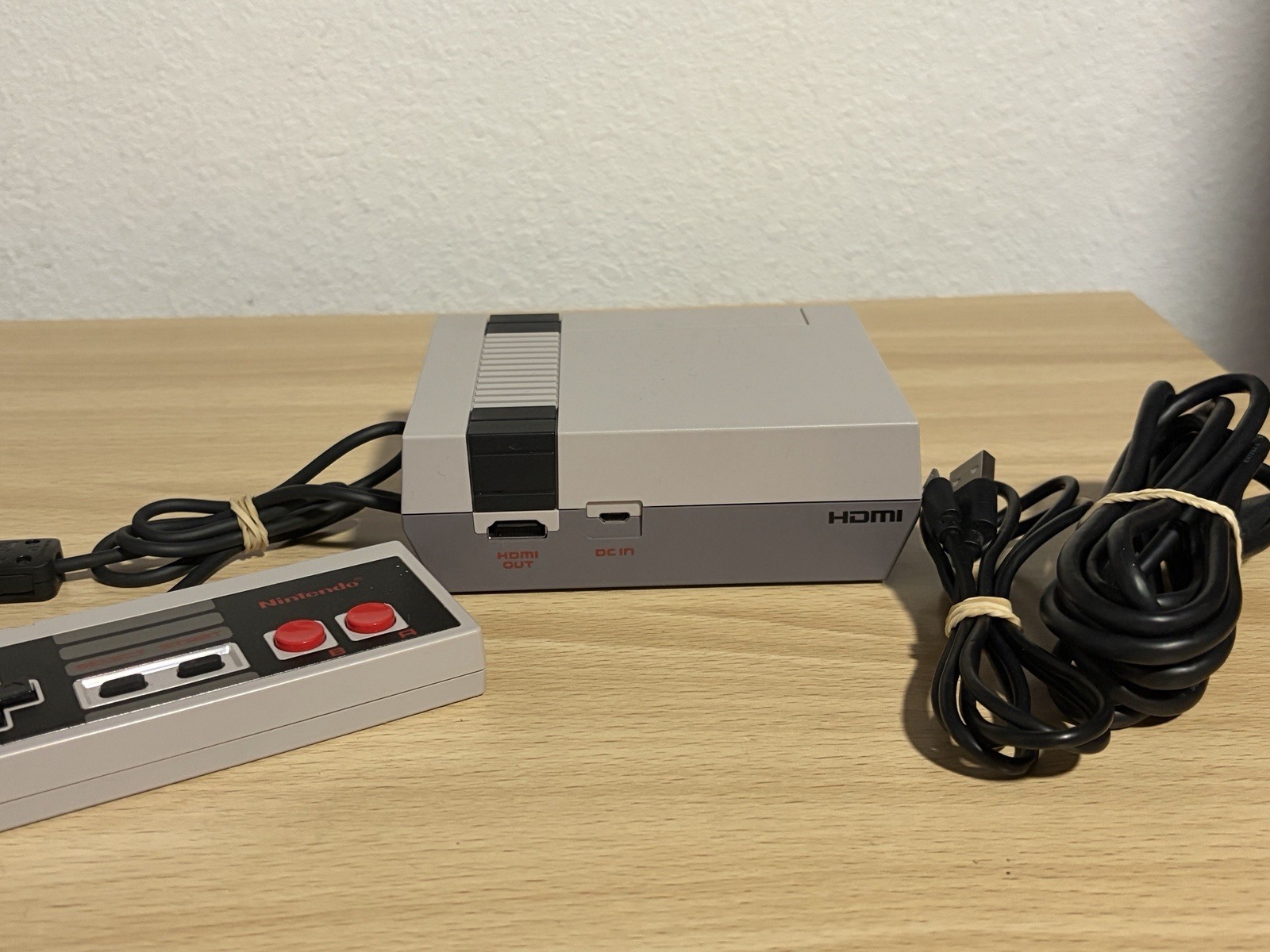 Nintendo NES Mini Classic Edition Console 30 Built-In Games, Authentic Tested