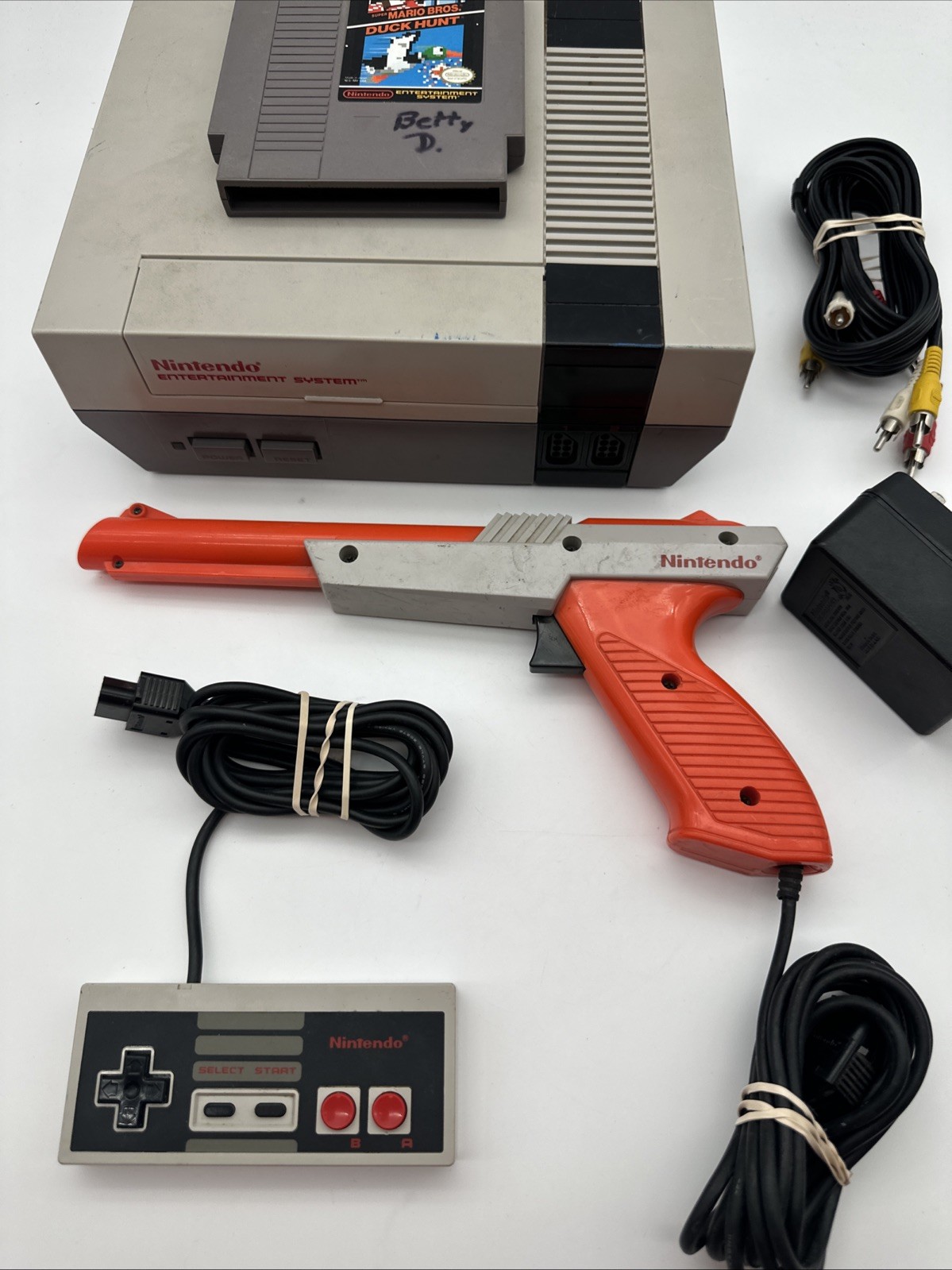 Nintendo NES Console BUNDLE Mario Duck Hunt Zapper Gun & Controller TESTED
