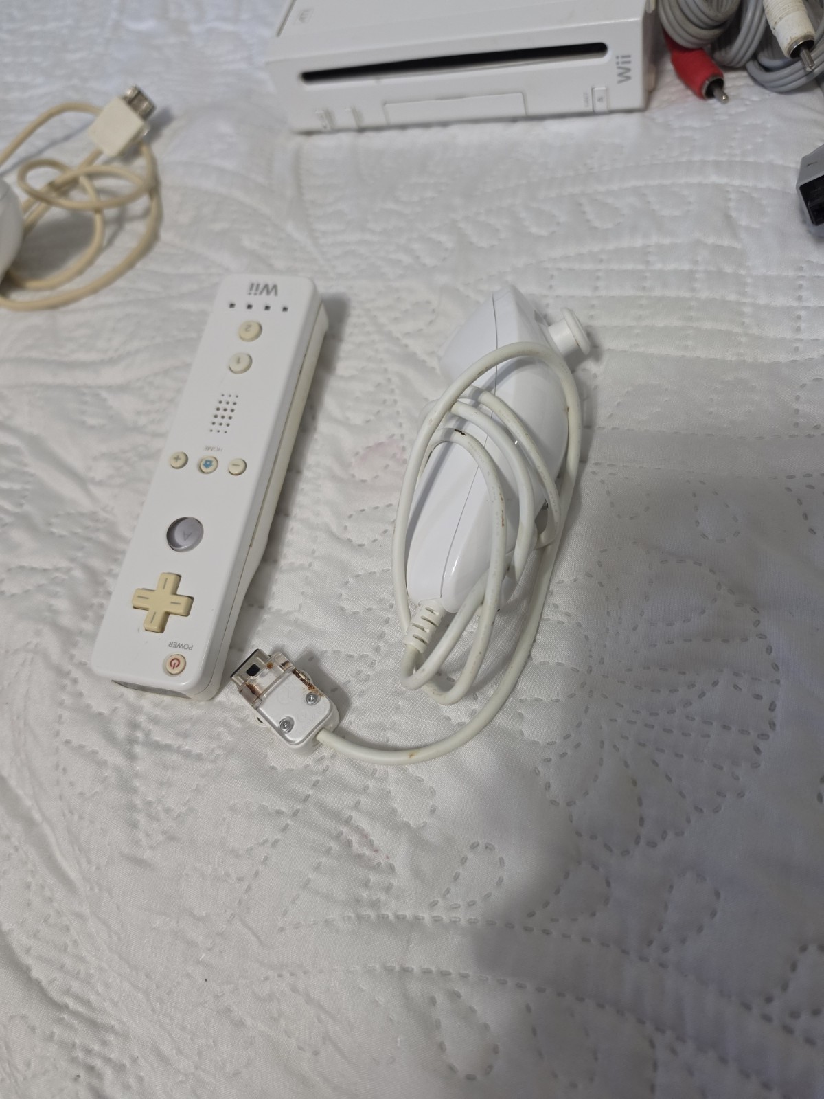 Nintendo Wii White Console Bundle Tested/Working RVL-001 W/assesories