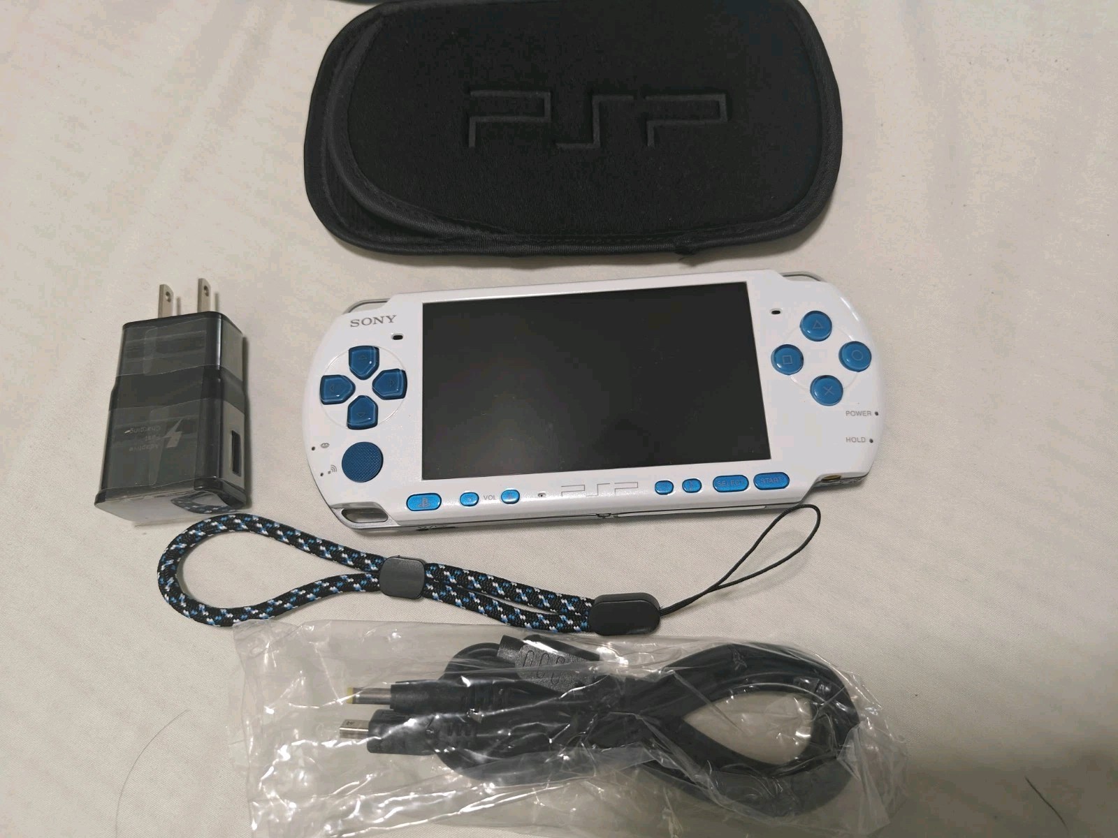 Read White Front w Blue Buttons Sony PSP 3000 System Charger 128gb Mem Card Set