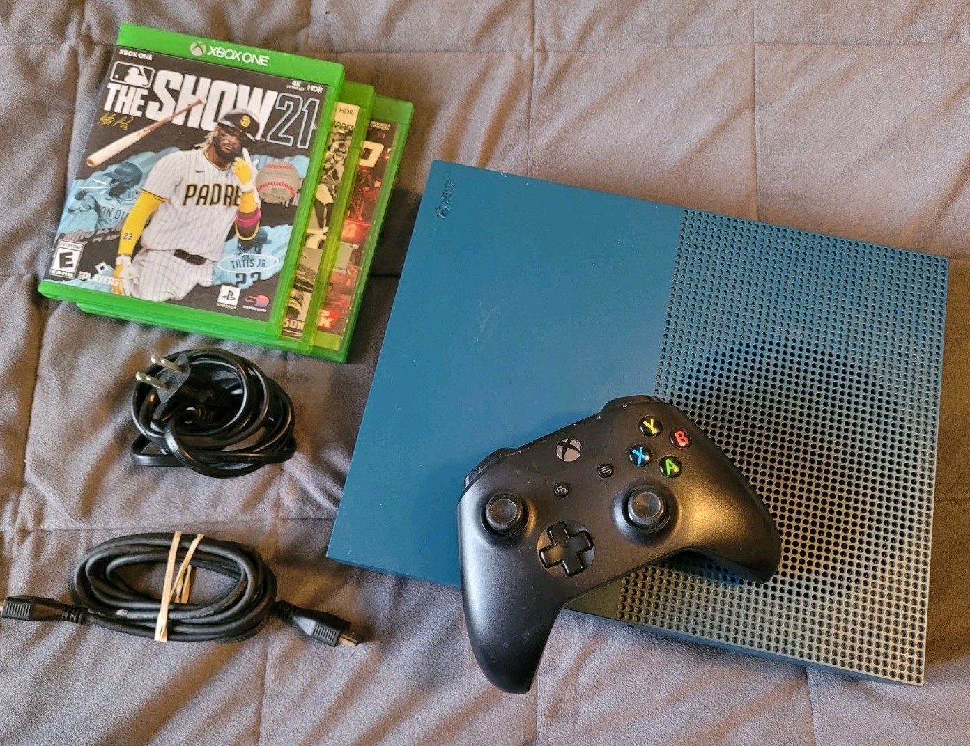 Microsoft Xbox One S 1681 Gears Special Edition 500GB Deep Blue Console Bundle