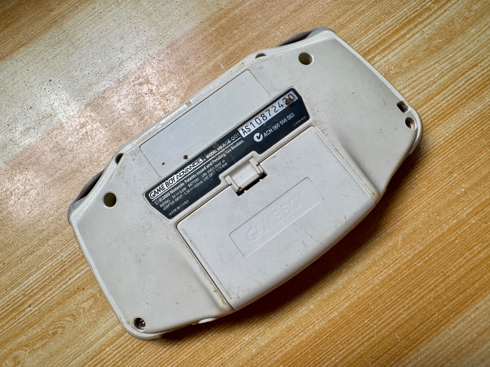 Nintendo Gameboy Advance AGB001 Pearl Ceramic White Handheld System Console GBA