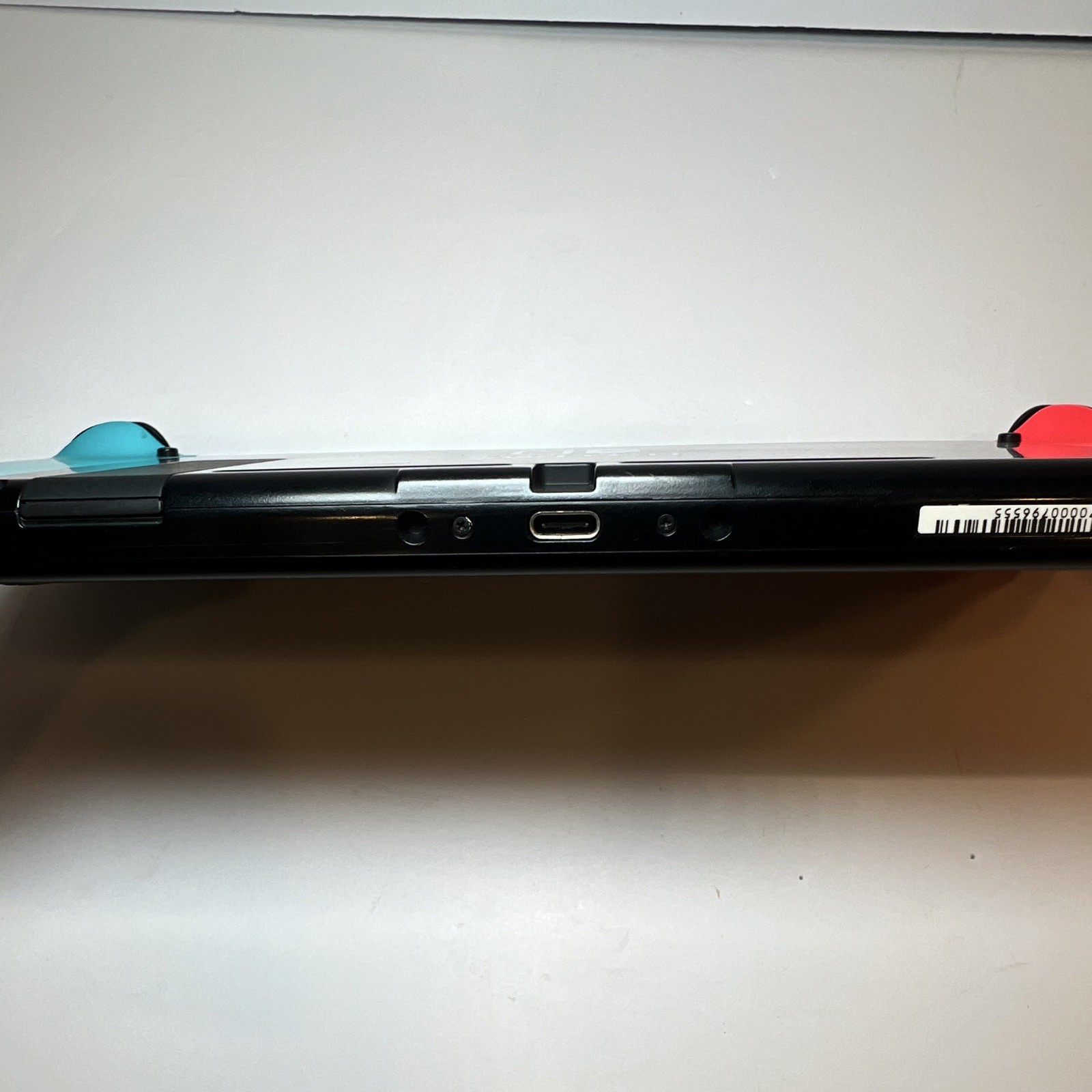 Nintendo Switch HAC-001 Black w/ Red & Blue Joy-Con Wi-Fi USB-C Headphone Jack