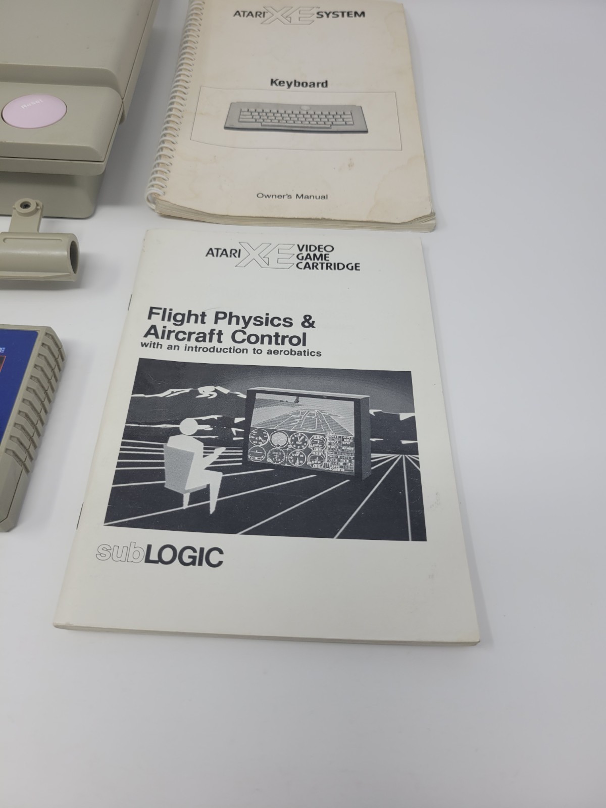 Atari XE System Console + Light Phaser + 2 Games + Manuals Untested Free US Ship