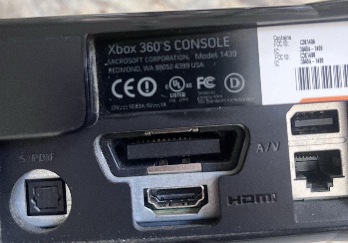 Microsoft Xbox 360 S Slim 250GB Console System + Controller – Tested Working