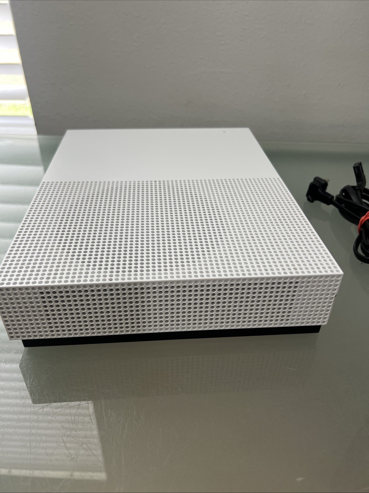 Microsoft Xbox One S 800GB Console Only White 1681 WORKING