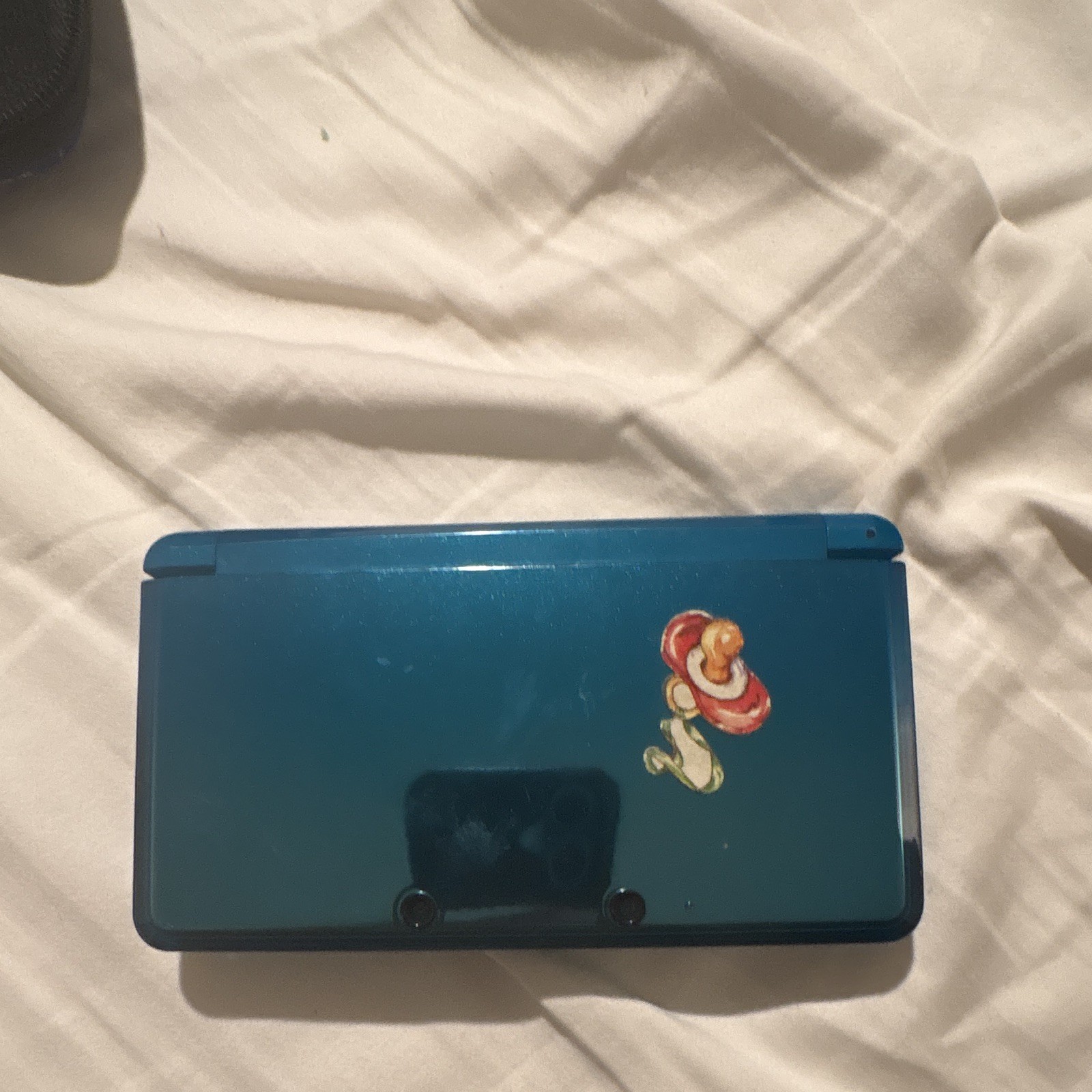 Nintendo 3DS Blue/Black Handheld Console w/ Case & Charger Wi-Fi 2GB 2011