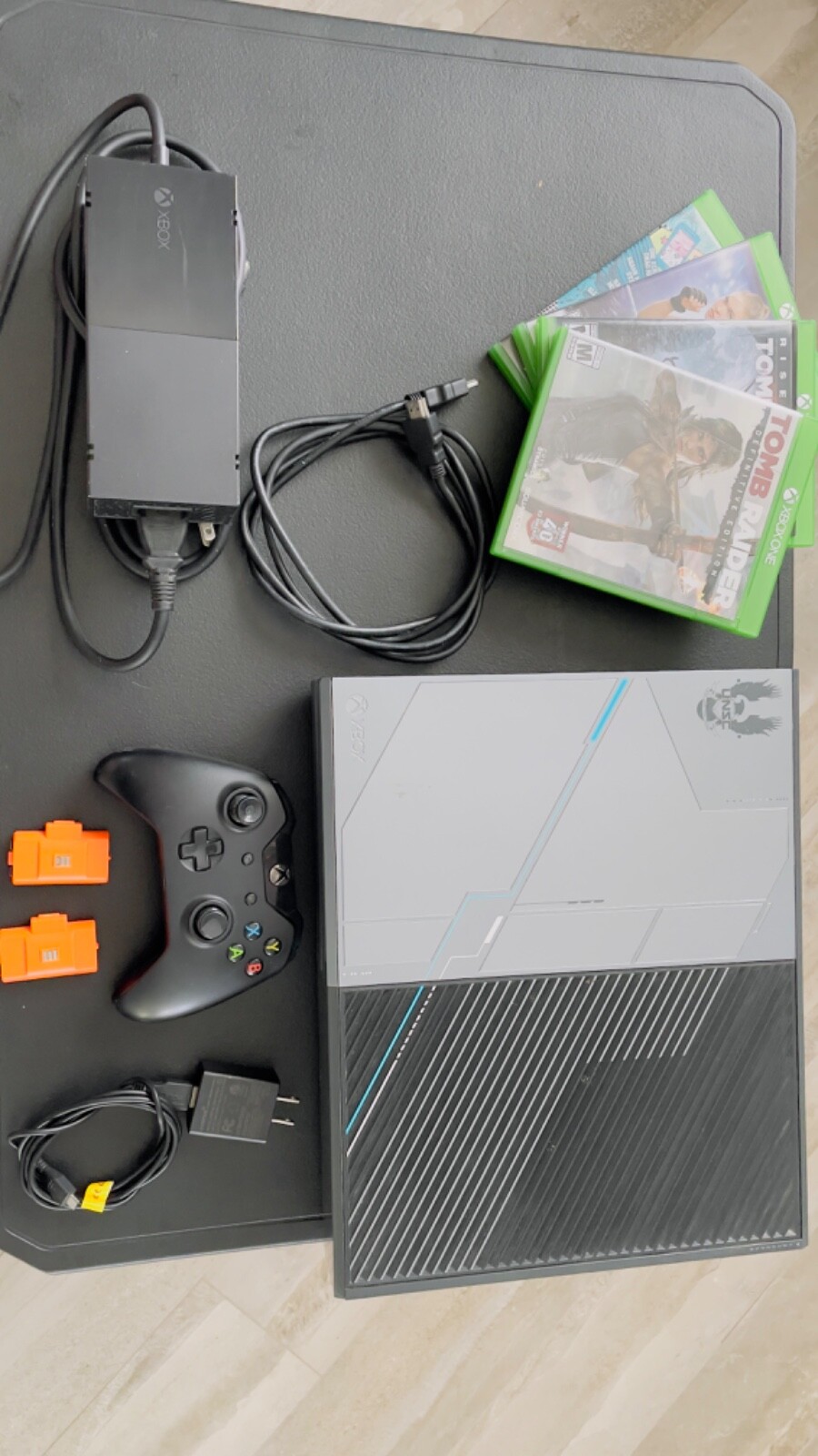 Microsoft Xbox One Halo 5: Guardians Limited Edition 1TB Black & Silver Console