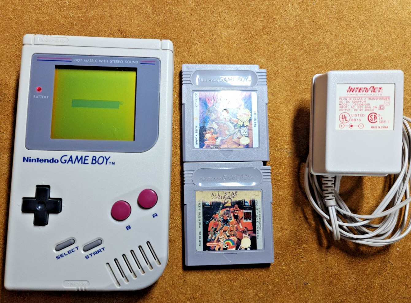 Nintendo Gameboy with games and AC adapter, all works great 2 game game boy lot