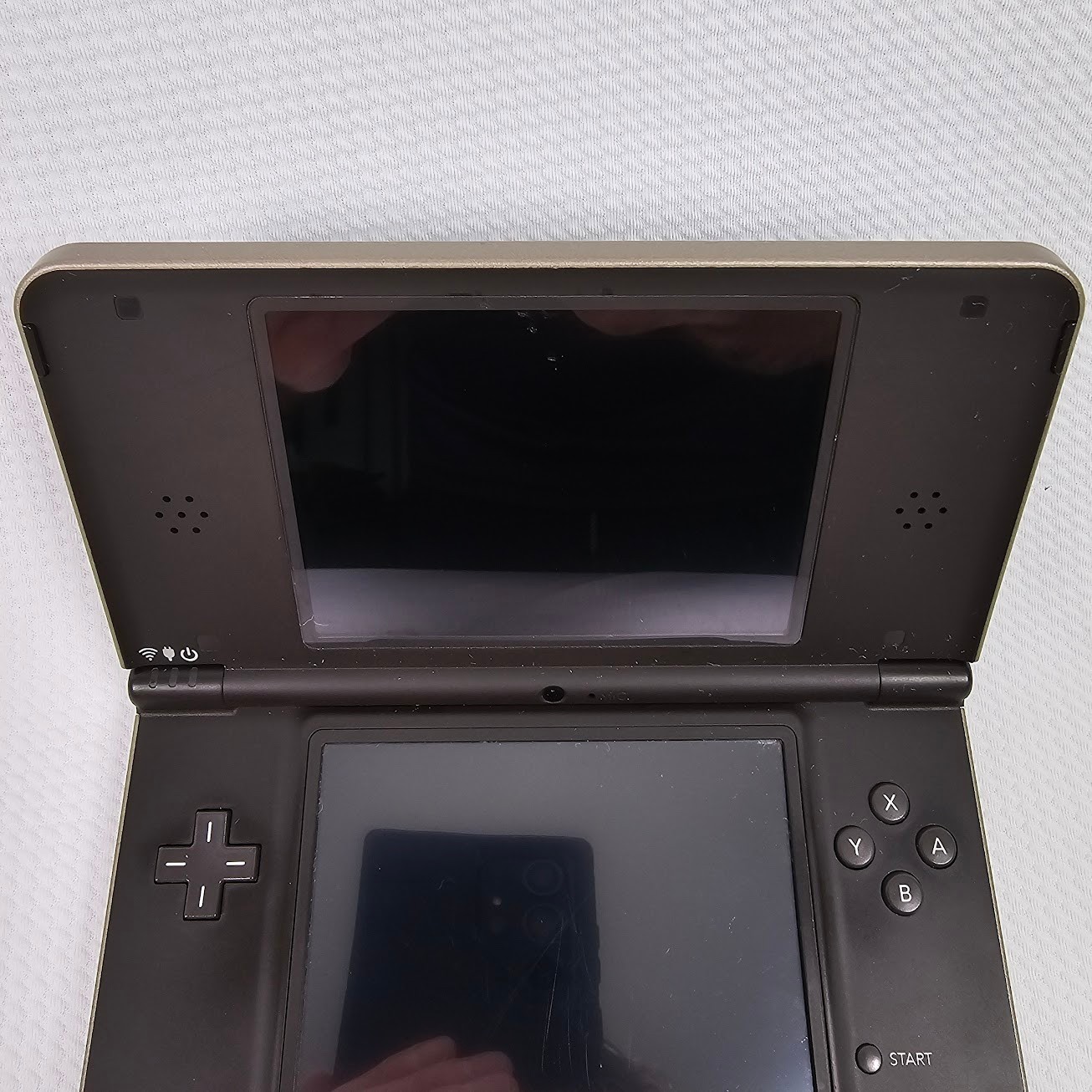 Nintendo DSi XL Bronze Handheld Console Bundle 8 Games OEM Charger Tested