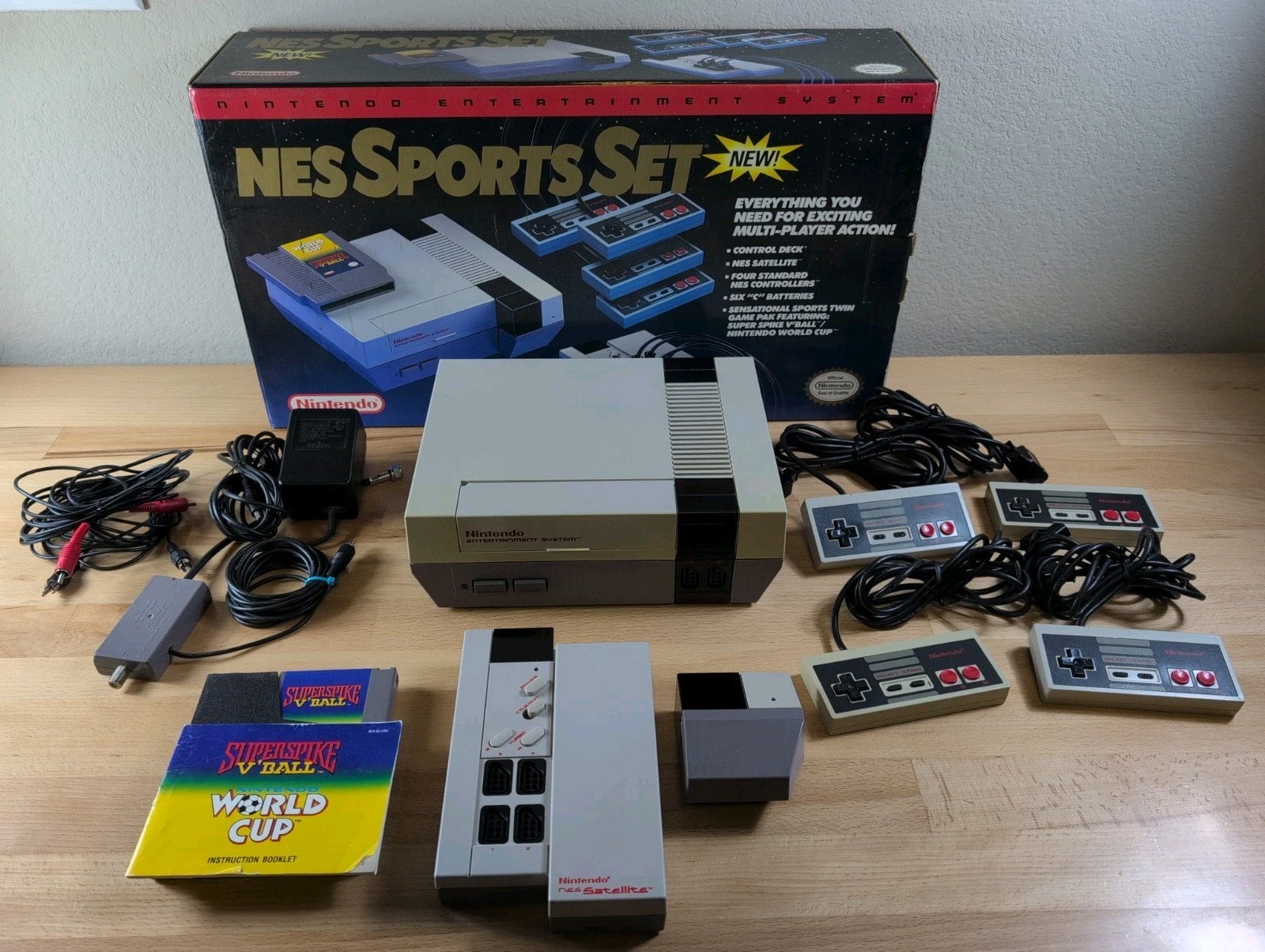 Nintendo NES SPORTS SET Console + Box, Cords, Satellite, 4x Controllers CIB