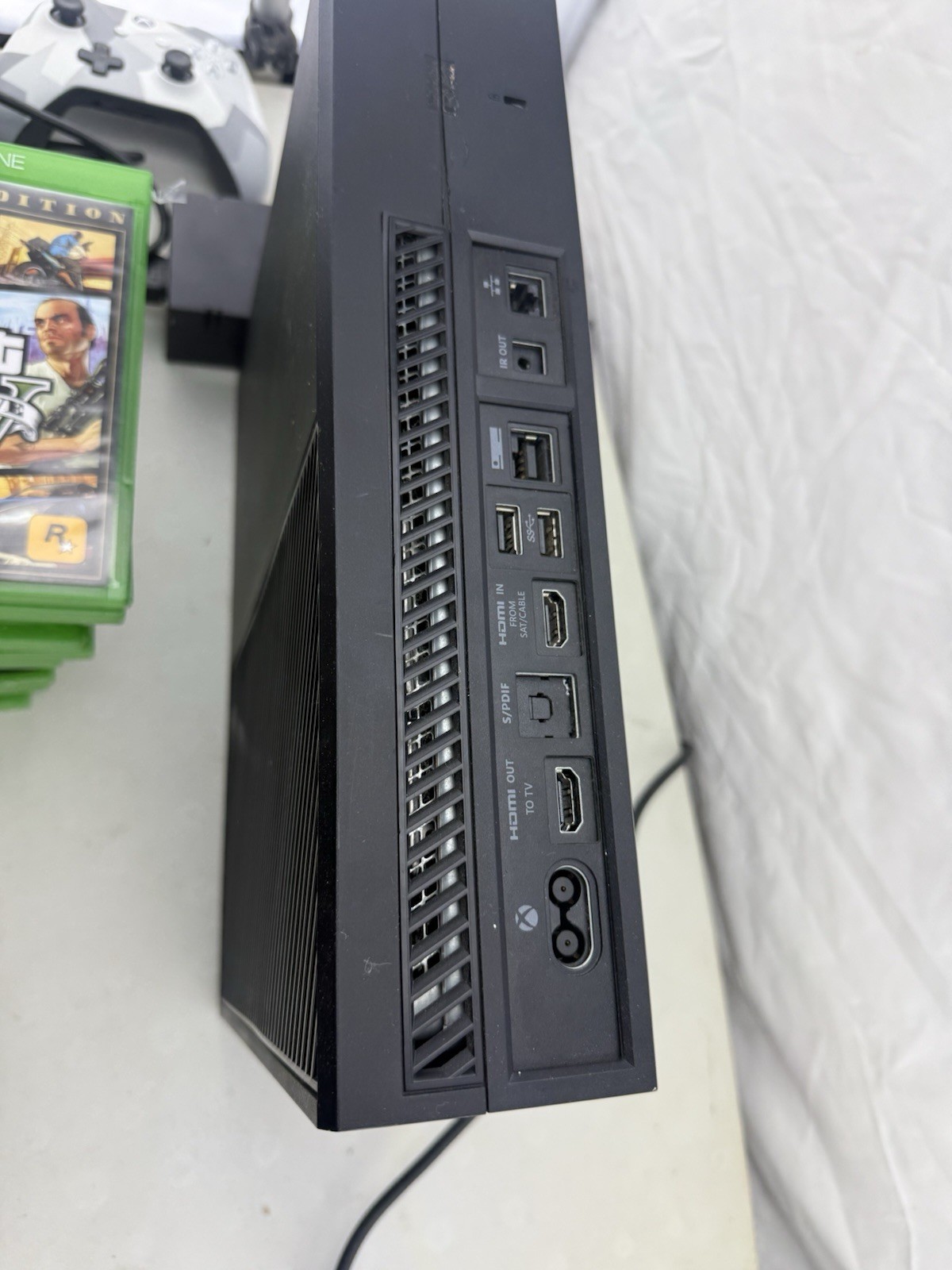 Xbox One Gaming Console Bundle With 14 Games & Power Supply Works Good !!!