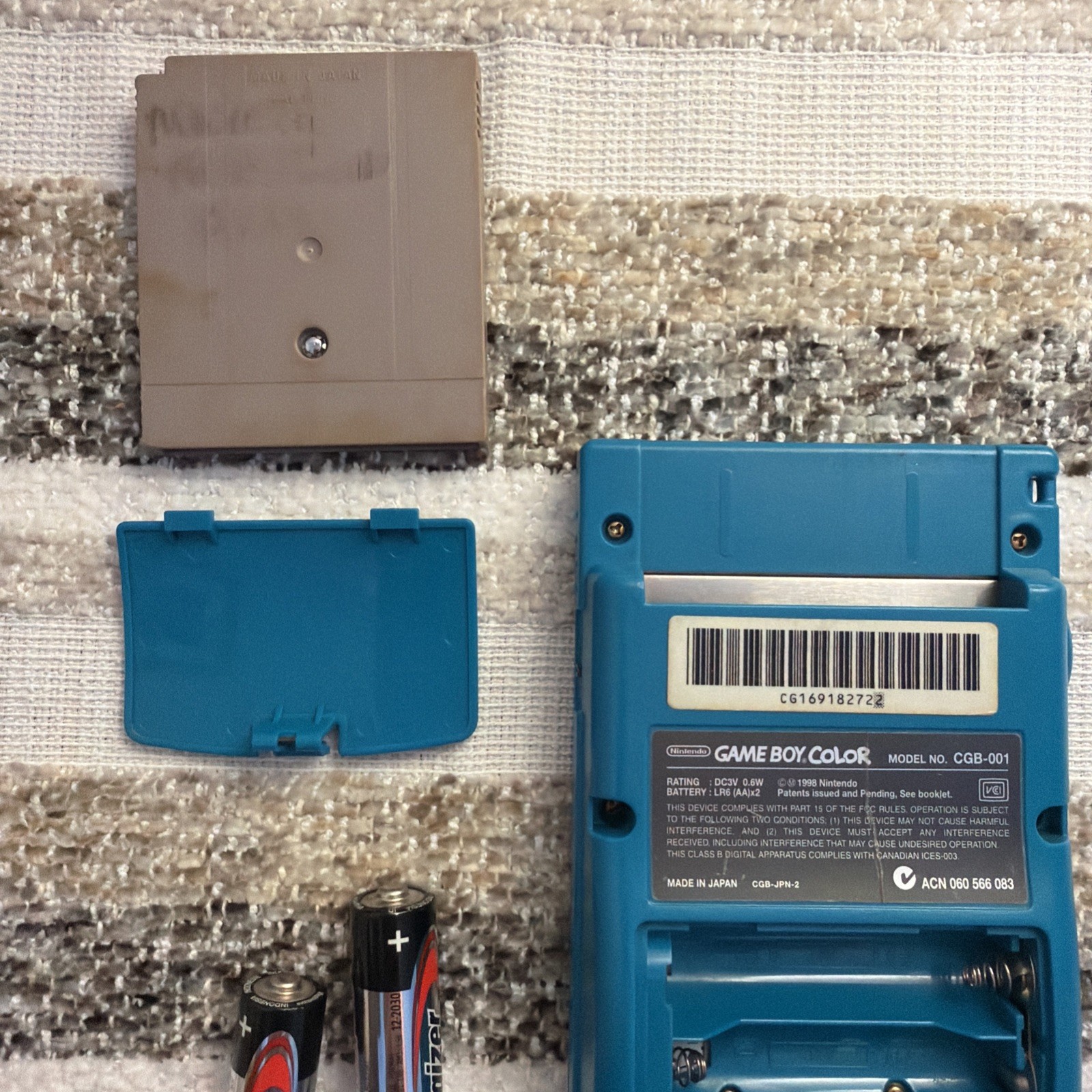 Nintendo Game Boy Color Game Console – Teal – CGB-001 w/ Tetris Cartridge Bundle