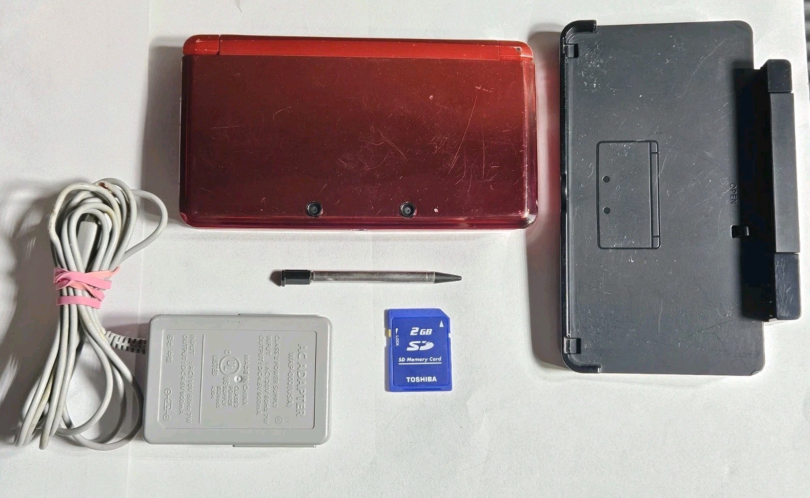Nintendo 3DS Flame Red Console CTR-001 Headphone Jack 3D W Stylus Charger Tested
