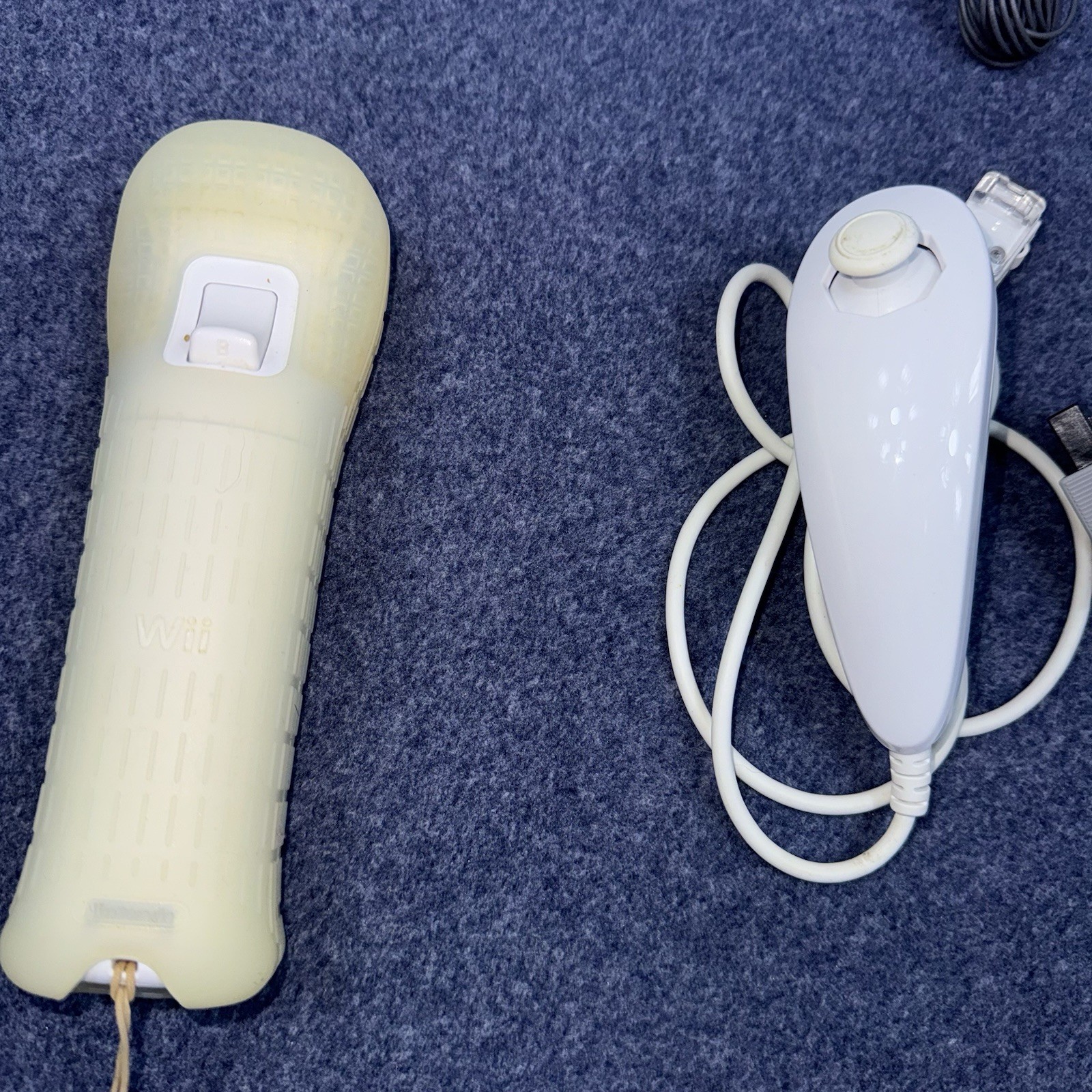 Nintendo Wii Backwards GameCube Compatible Console RVL-001 OEM Cables Controller