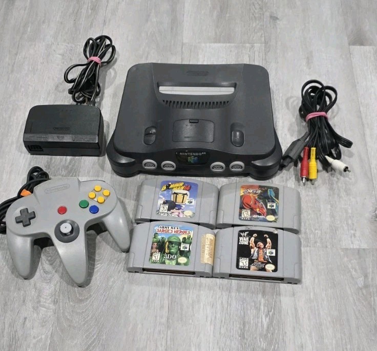 Nintendo 64 N64 Console Black (NUS-001) with 4 games + controller