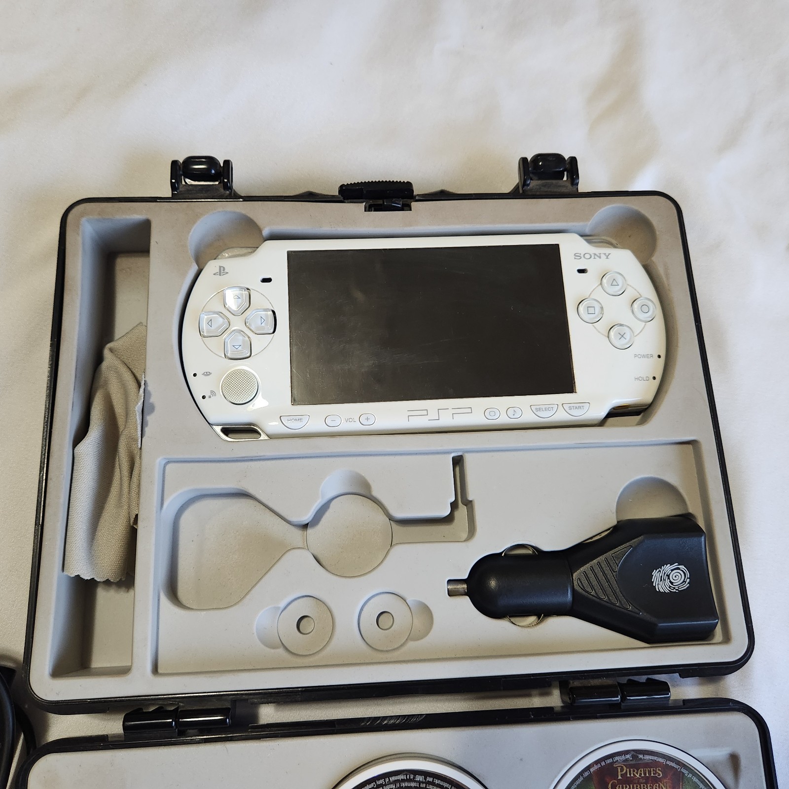 Sony PlayStation PSP-2001 Limited Ed. Star Wars Darth Vader White Bundle 2 Games