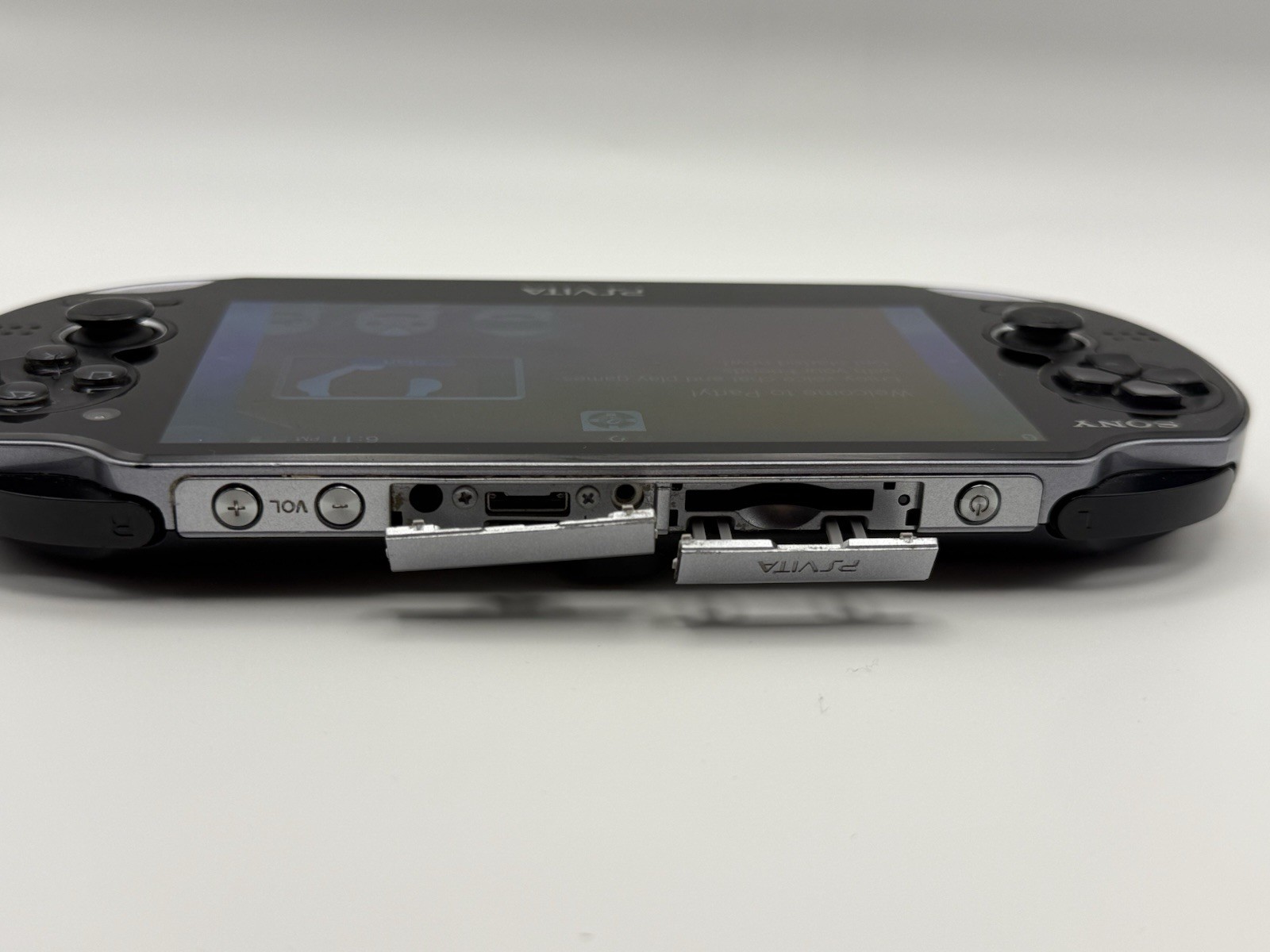 Sony PlayStation Vita PCH-1001 Black Handheld Console Wi-Fi Internet Browsing