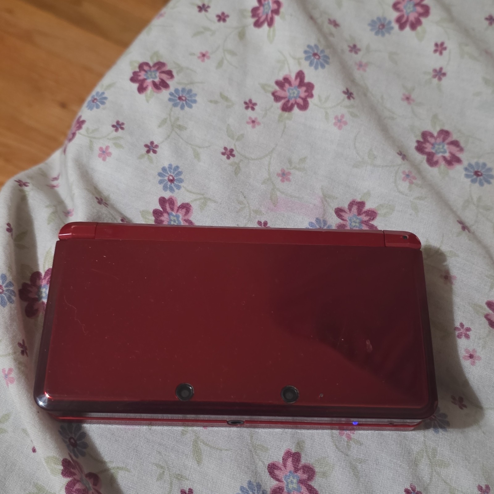 Nintendo 3DS Red Handheld Console 3D Audio Technology CTR-001(USA)