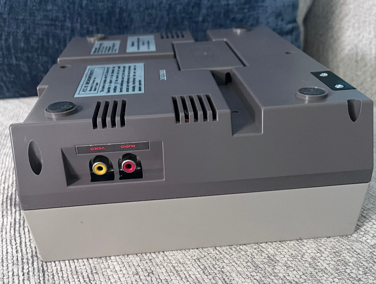 Nes Nintendo Console w/ 8 Games Lot & Power Pad, 1 Controller, Zapper Bundle