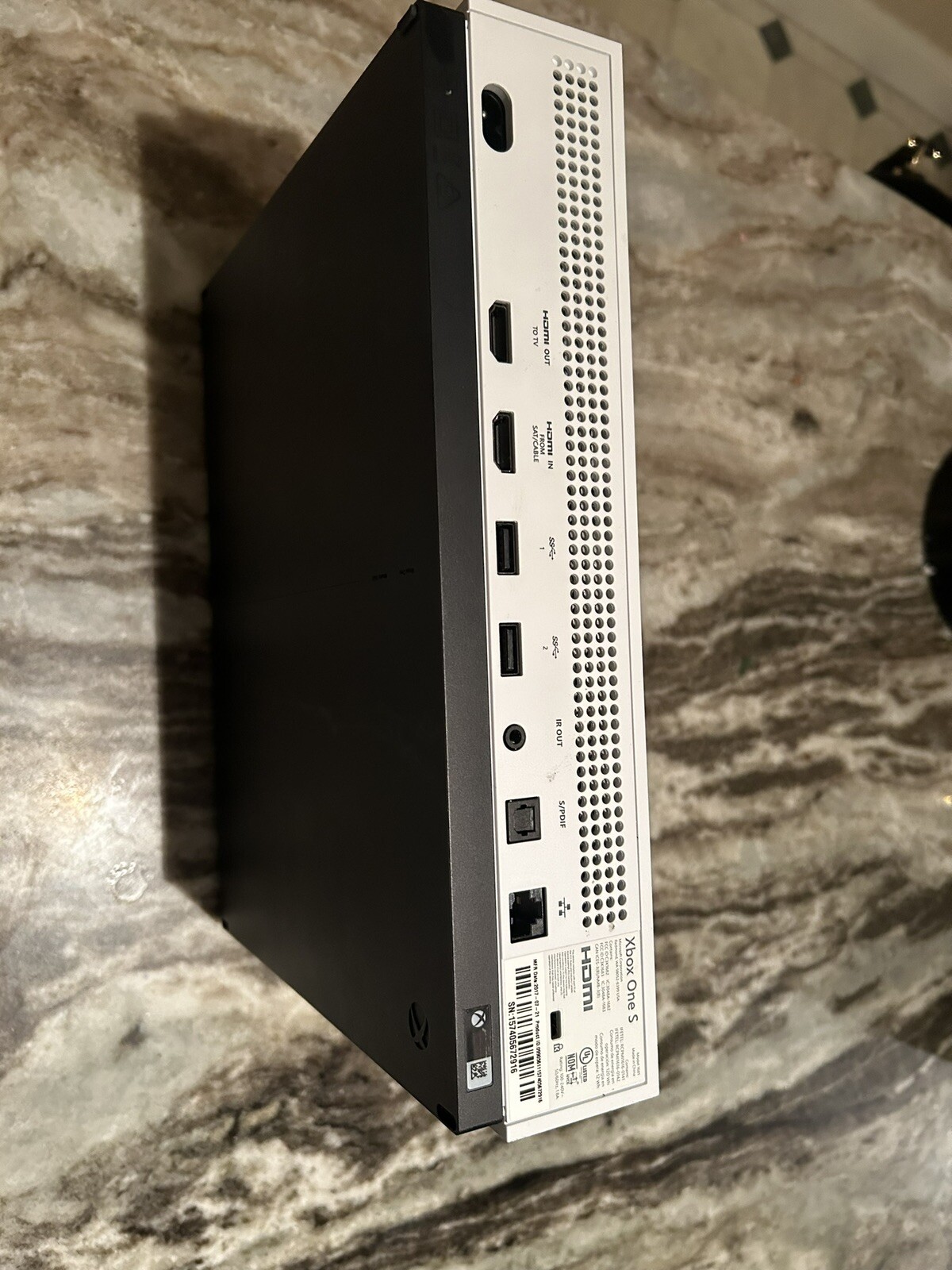 Xbox One S 1TB Console – White (XBS1TB) With Red dead Redemption II