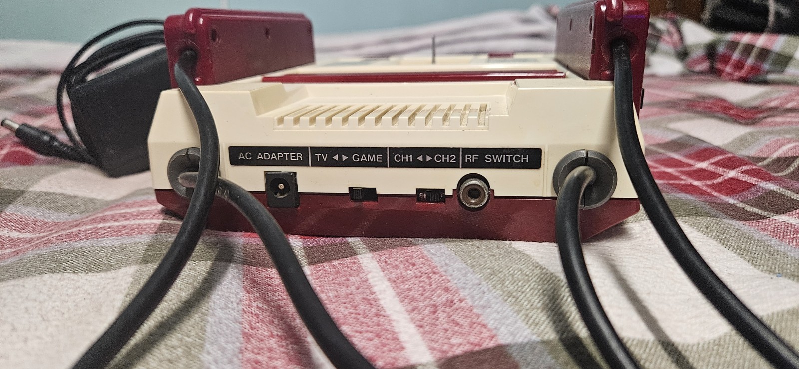 Nintendo Famicom HVC-002 Console NO RF CABLE Genesis Model 1 Power Cord included