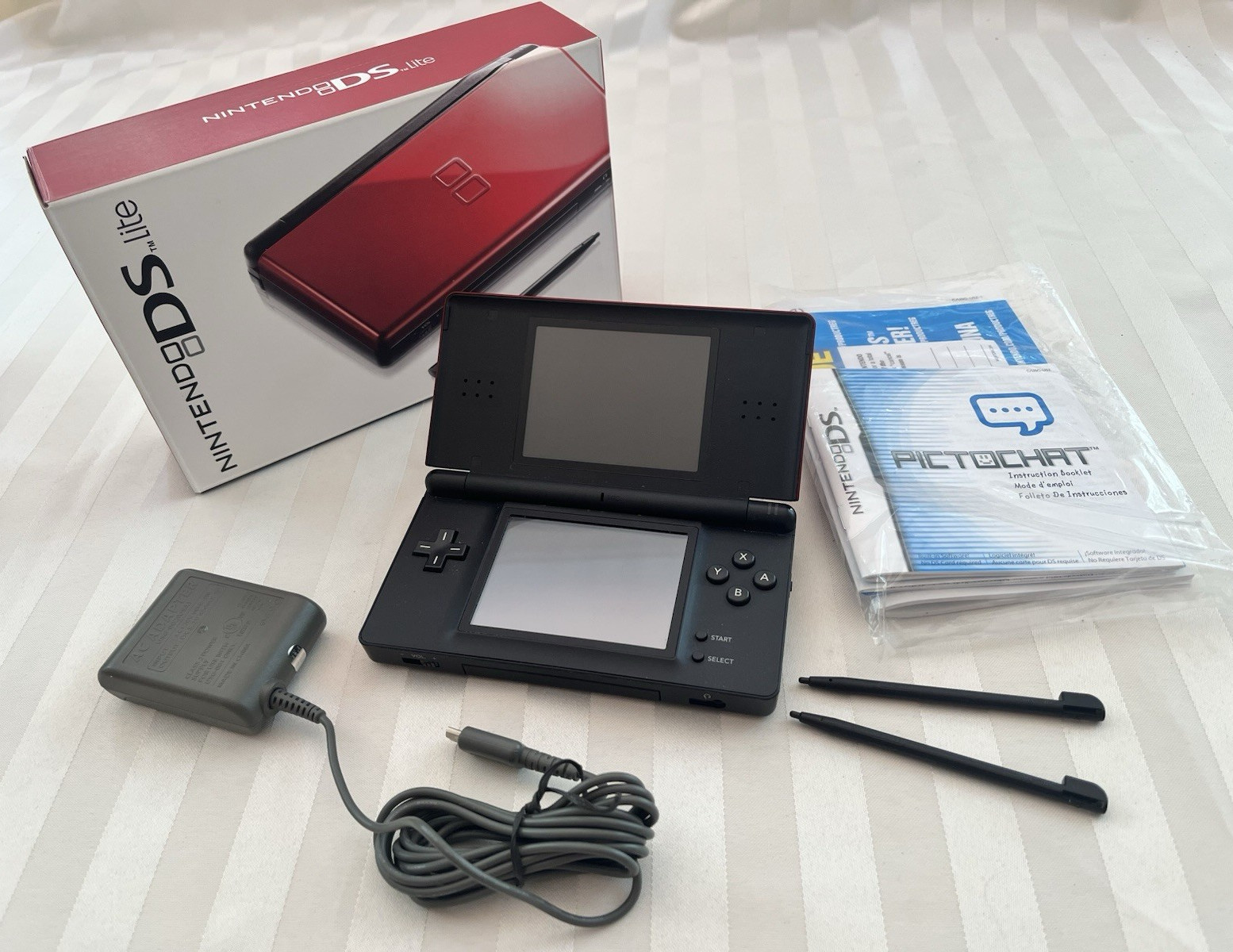 Nintendo DS Lite Crimson USG-001 Near-CIB Tested/Working – VERY NICE CONDITION!
