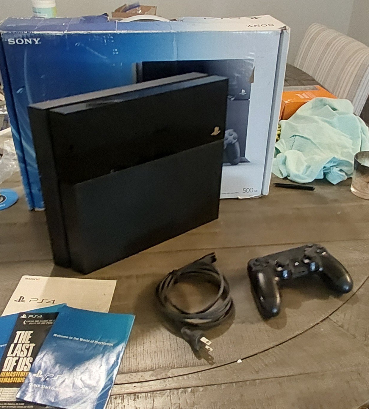 Sony PlayStation 4 Console (PS4) – w/ Controller + Wires / Practically New