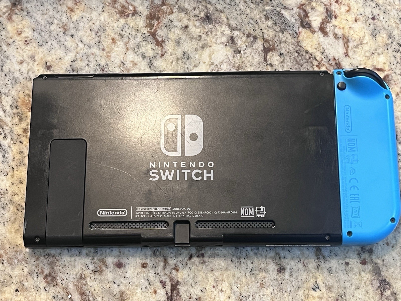Nintendo Switch HAC-001 Handheld Console – 32GB – bundle with Extras