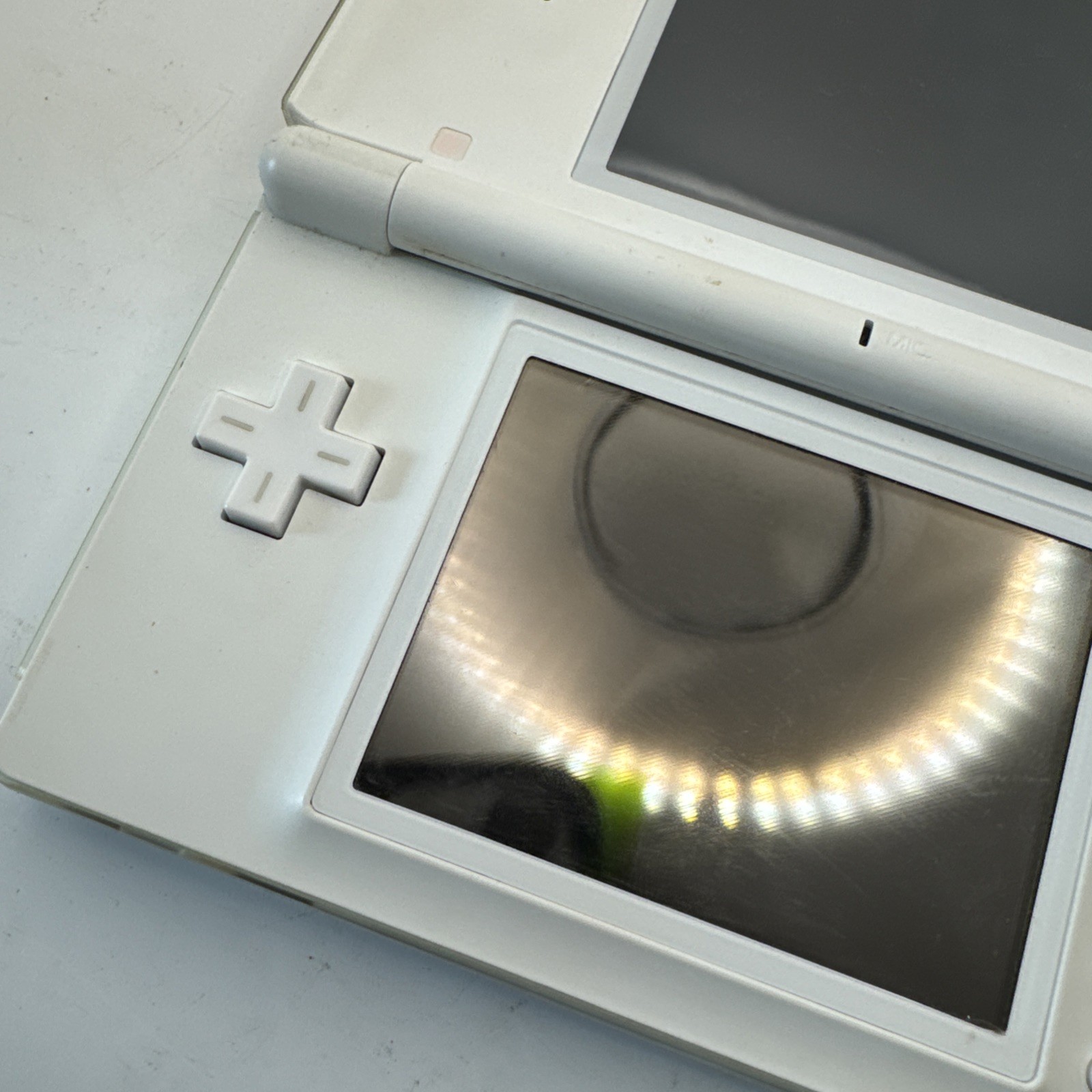 Nintendo DS Lite Console USG-001 with charger – White – Won’t Power On