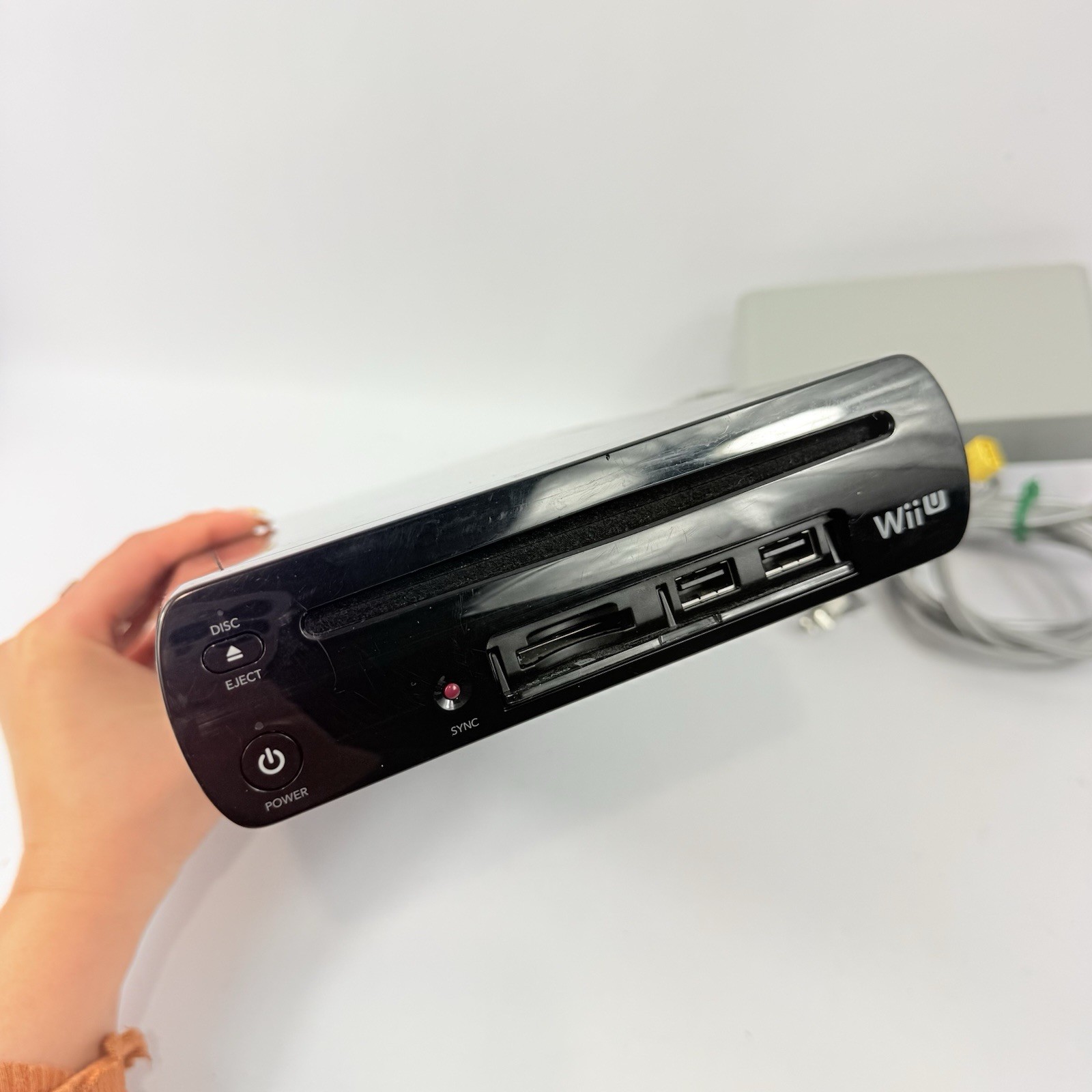 Nintendo Wii U 32GB Deluxe Console Only w AC Cord Super Mario & 2GB WUP-101(02)