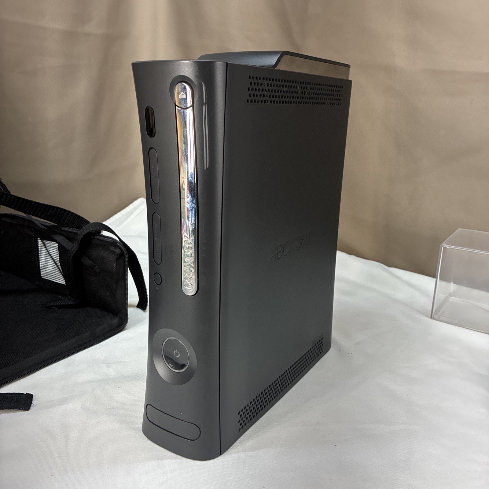 Xbox 360 Elite Console – Black – Falcon Model W/Carry Bag & Halo 4 Controller