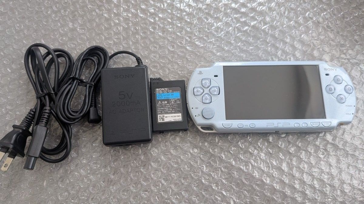 Sony PSP-2000 Felicia Blue Console AC Adapter Battery Japan Authentic Tested