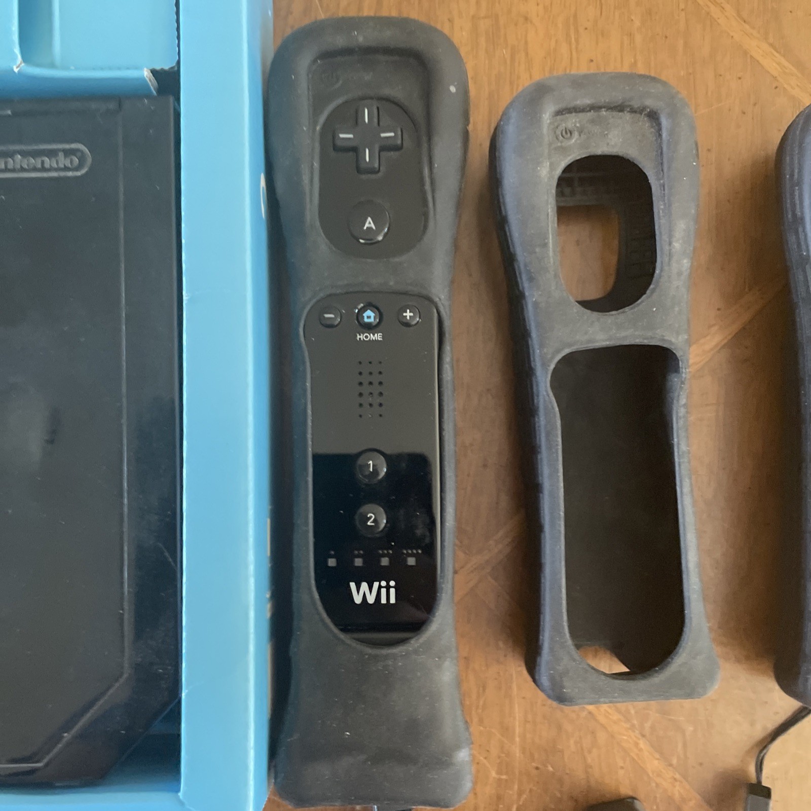 Nintendo Wii Black Console RVL-001 Wii Sports + Resorts Bundle Complete In Box