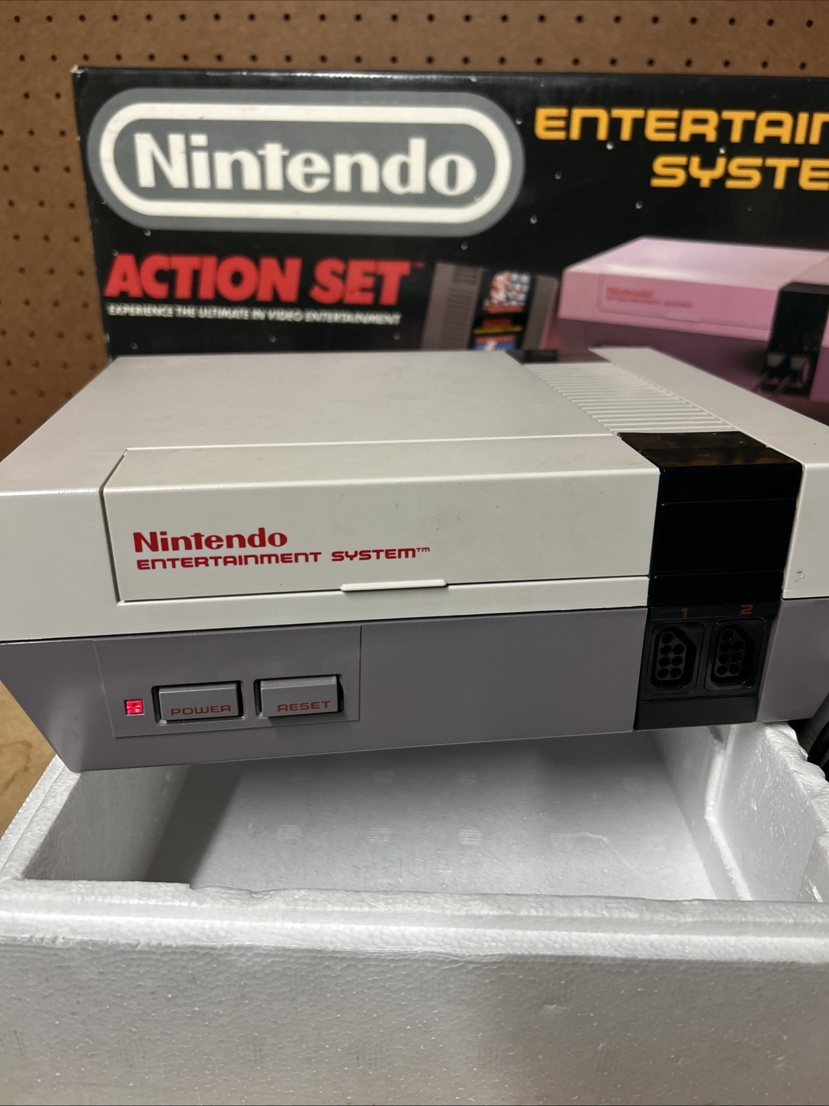 RARE Nintendo NES Action Set ConsoleNES-001 CIB With Boxed Punch Out!
