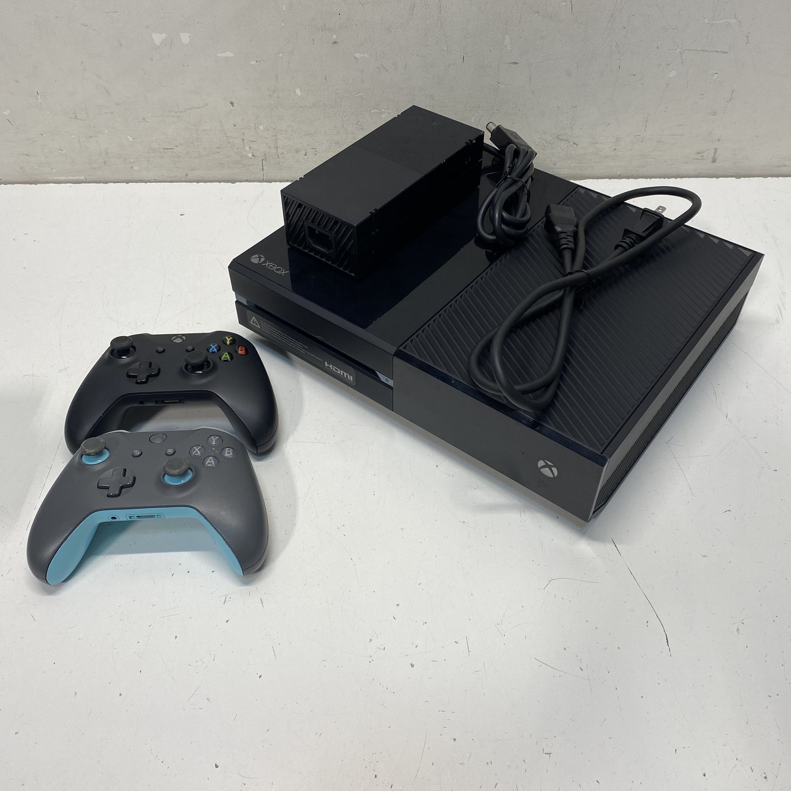 Microsoft Xbox One Console 2 Controllers Power Brick For Parts or Repair