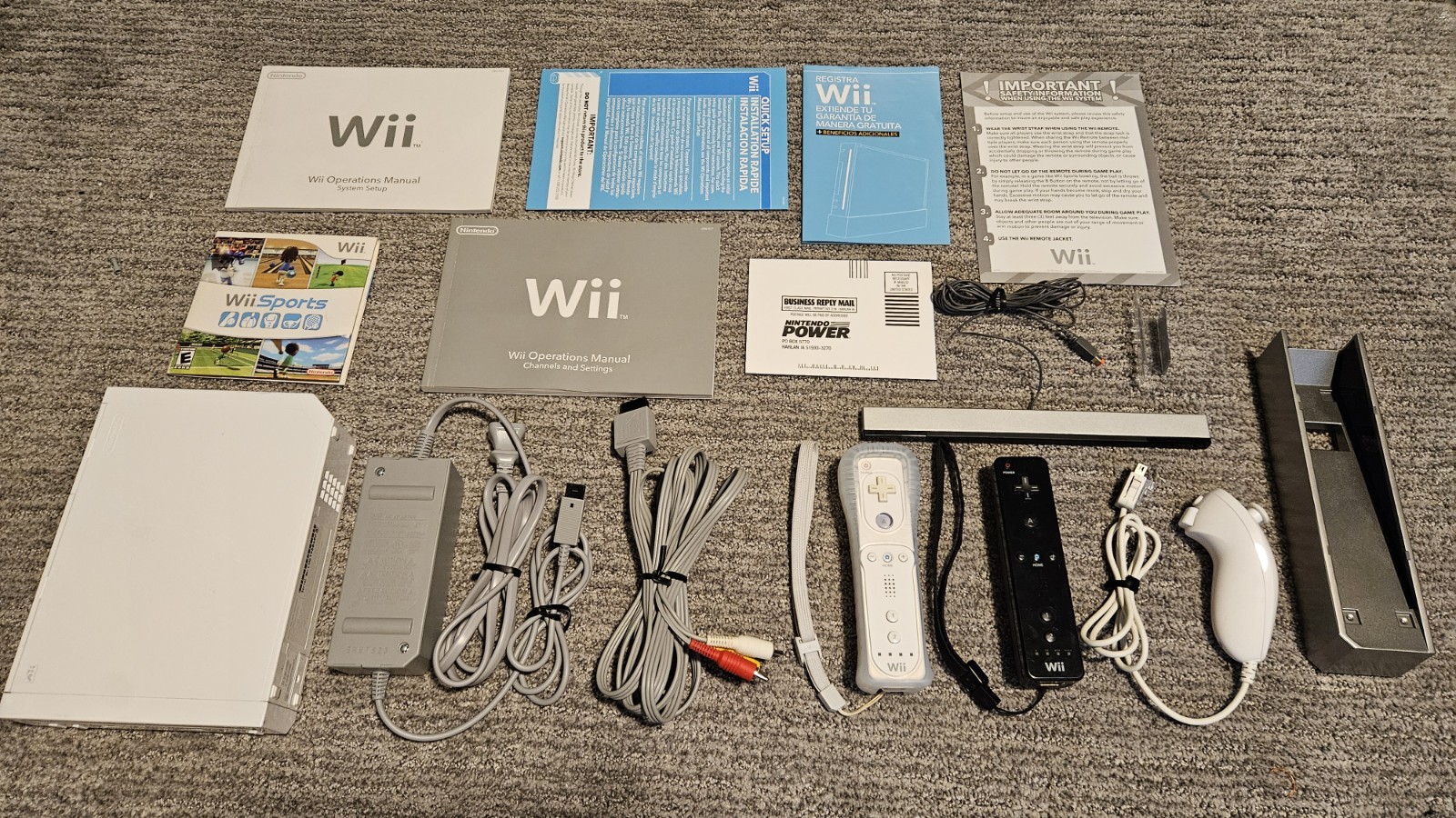 Nintendo Wii Console White Wii Sports Bundle RVL-001 NTSC-U/C (US/Canada)