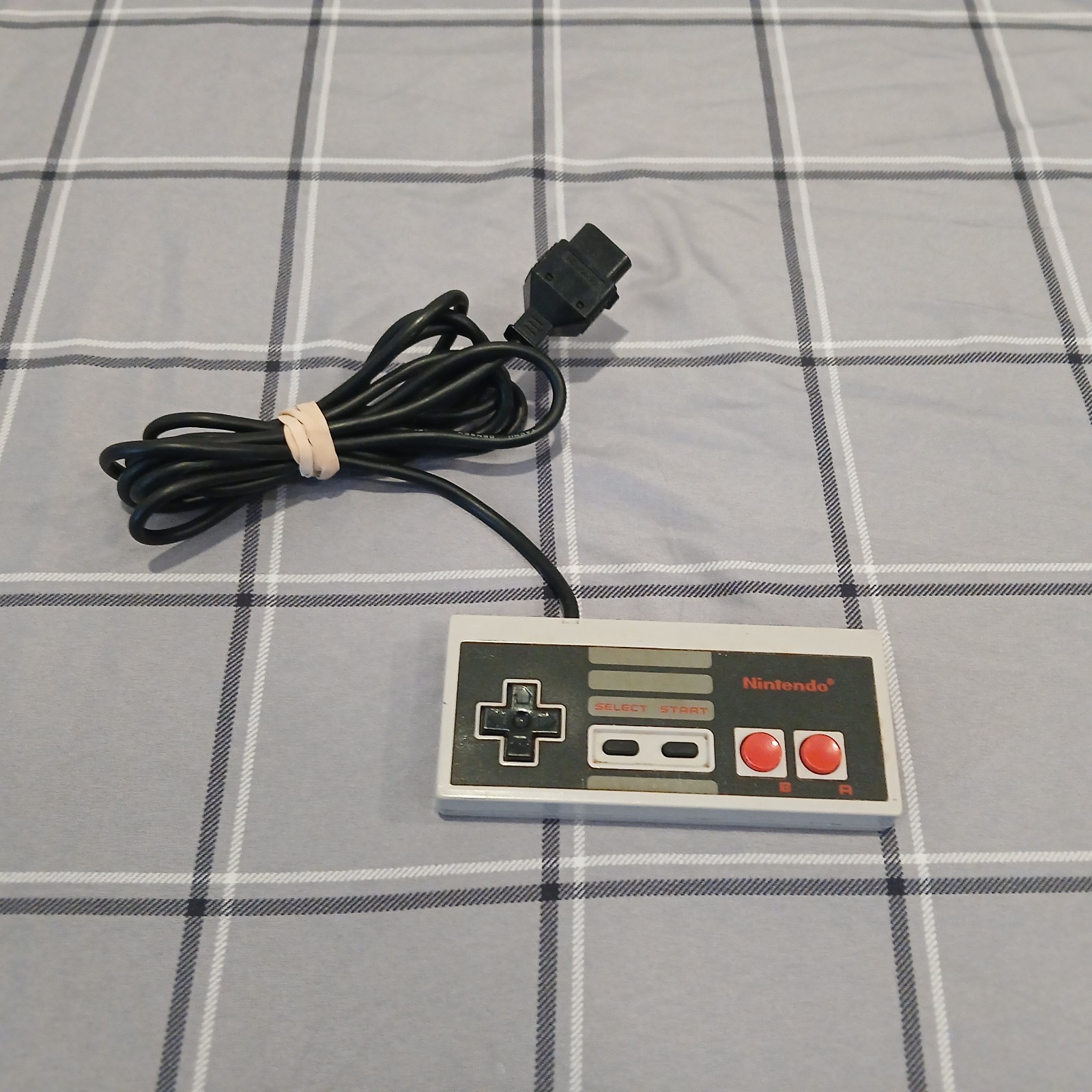 NES Console Bundle – Includes Super Mario Bros & Duck Hunt w/ Zapper